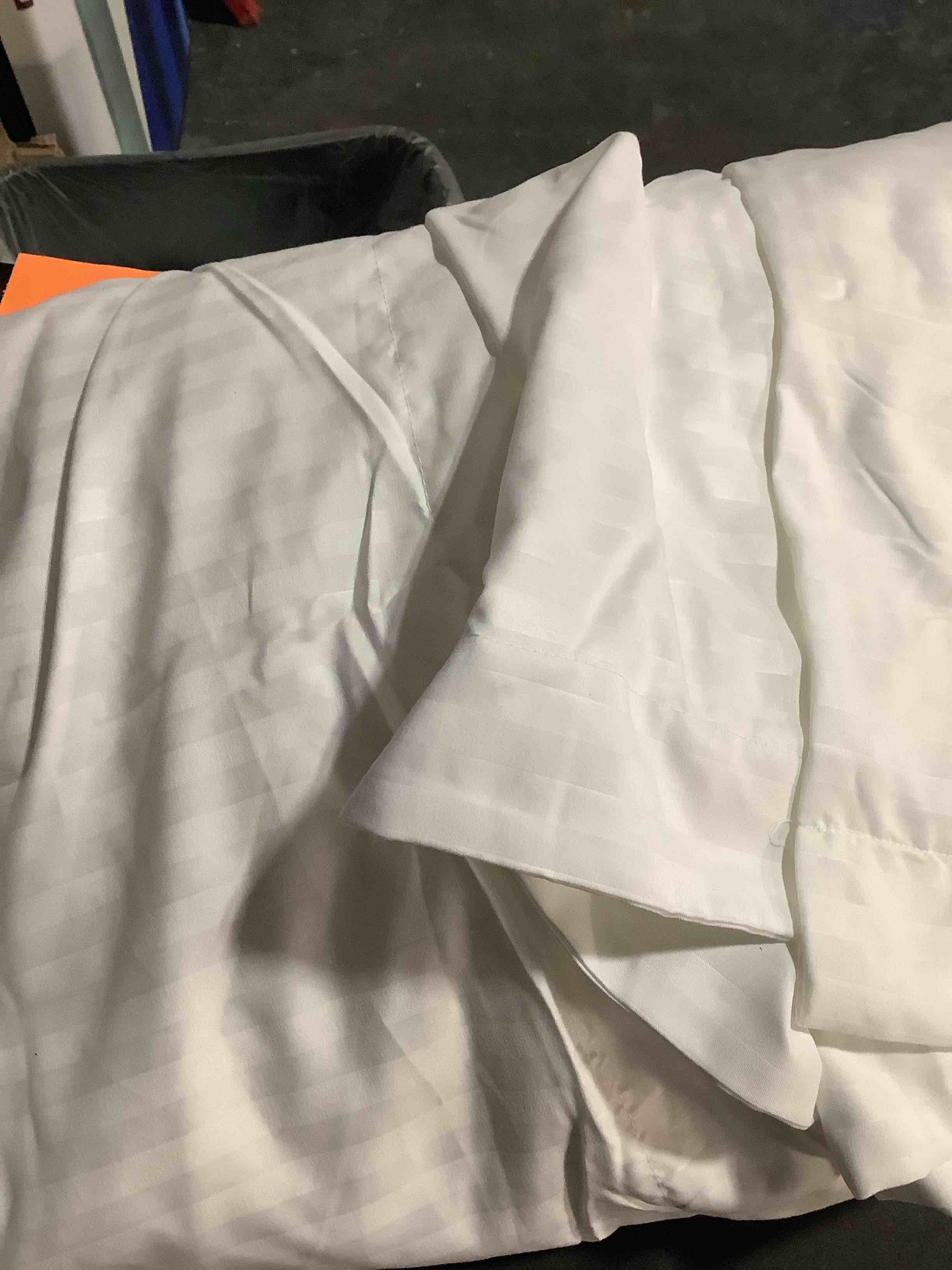 Condition photo showing Good Condition for Amazon Basics Striped Microfiber Duvet Cover Set - Full or Queen, Bright White