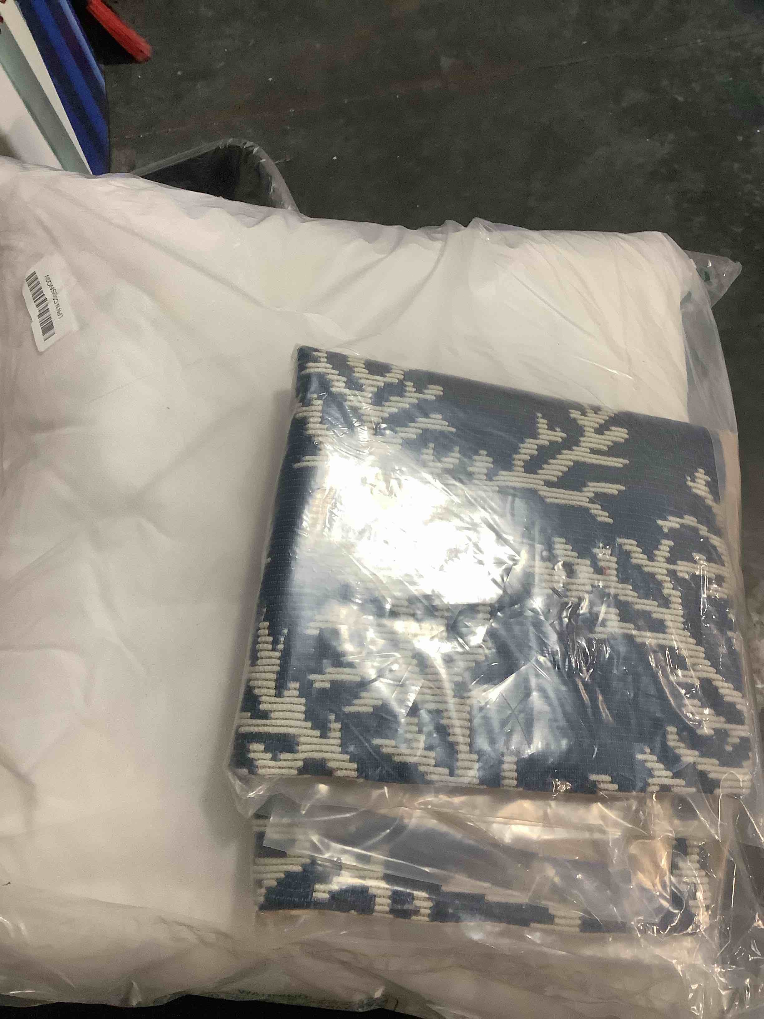 Condition photo showing New/Like New for Liora Manne Marina Indoor/Outdoor Power Loomed Easy Care Pillow - Transitional Border Coastal Beach Accent (Coral Edge Navy) (18" x 18")