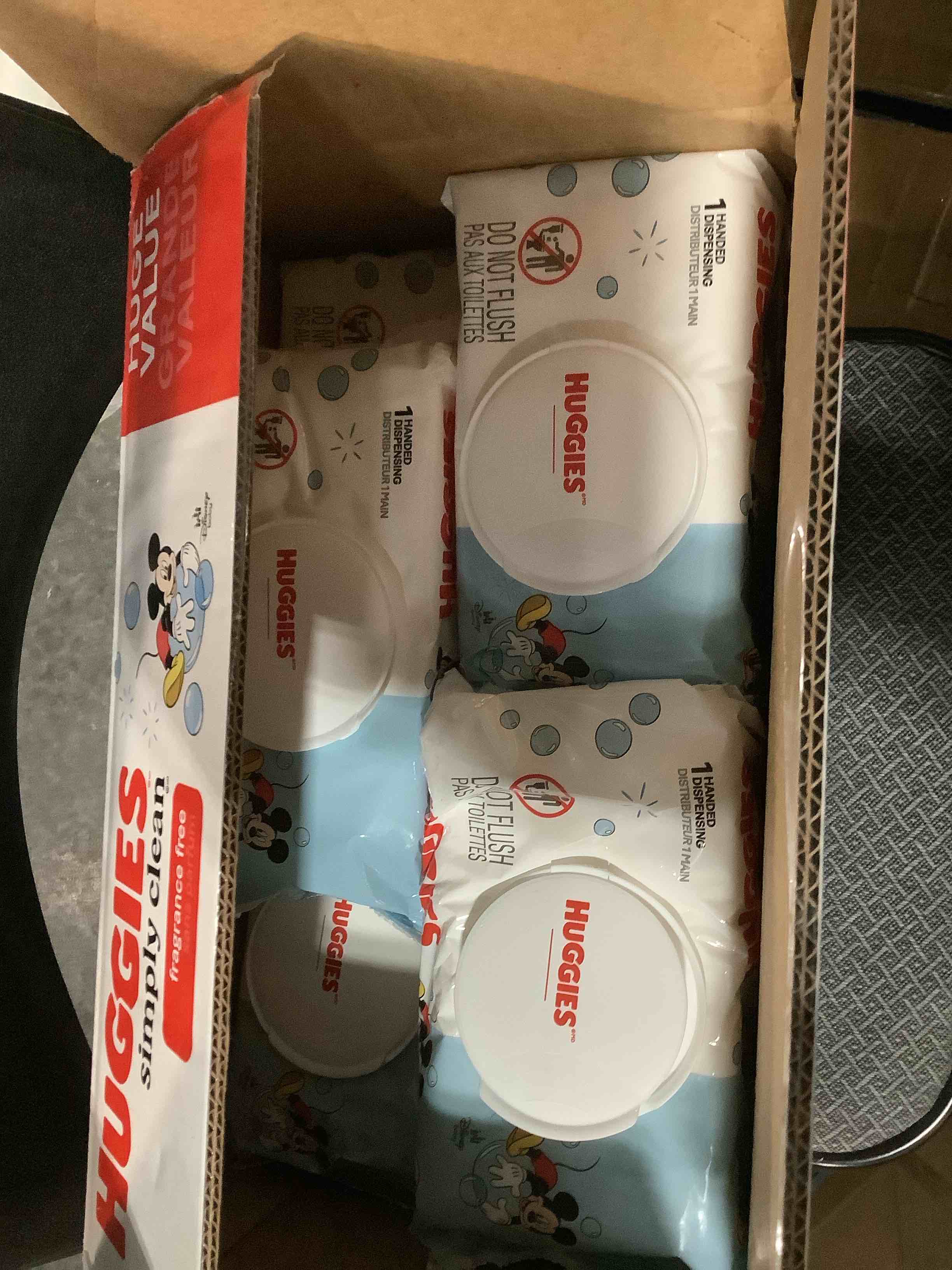 Condition photo showing Good Condition for Huggies Simply Clean Unscented Baby Diaper Wipes, 11 Flip-Top Packs (704 Wipes Total), Packaging May Vary 64 Count (Pack of 11)