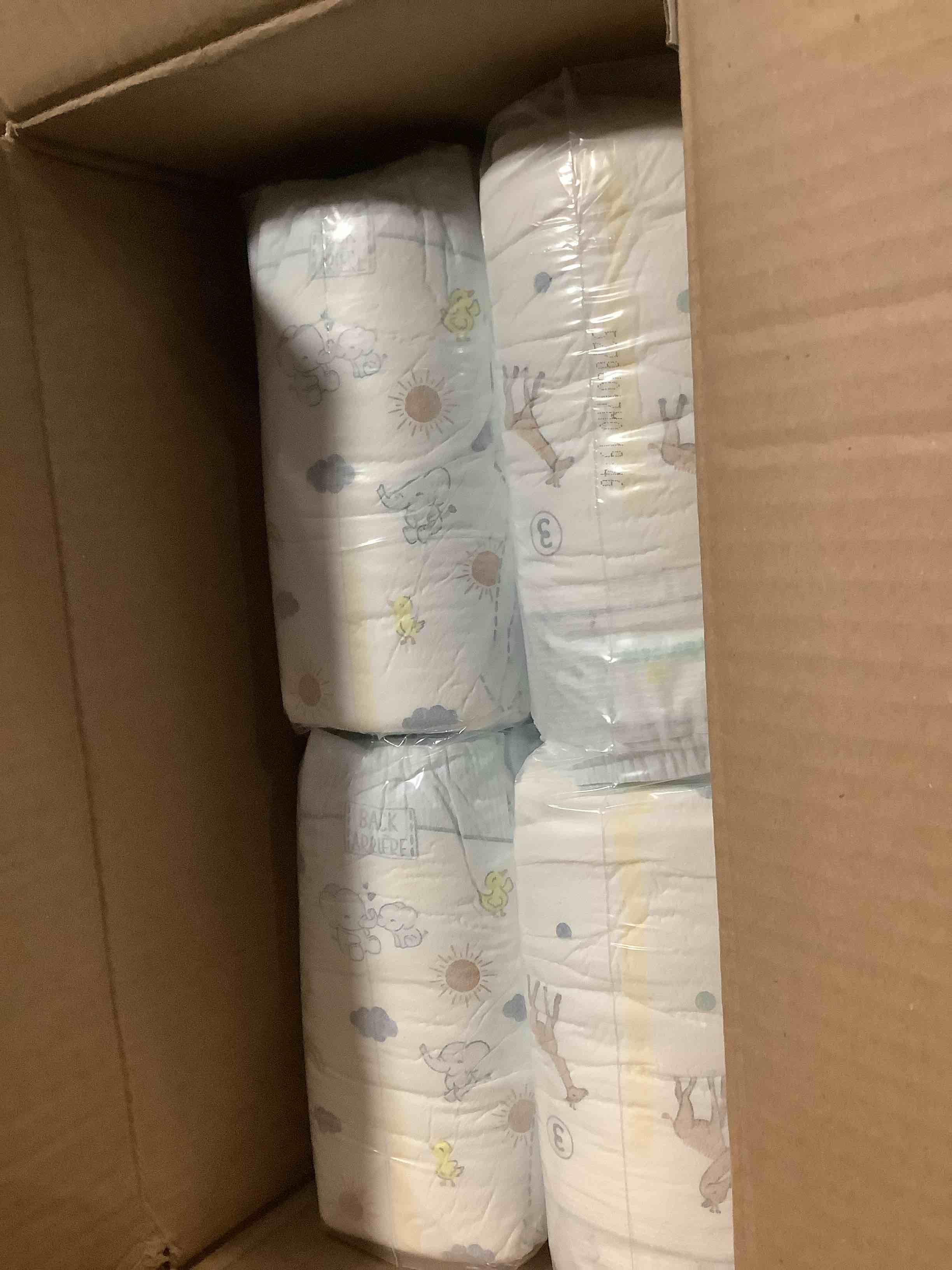 Condition photo showing Good Condition for Pampers Swaddlers Diapers, Size 3 (13-26 lbs), 136 Count, Absorbent, Keeps Baby Dry and Comfortable, Skin Safe Disposable Baby Diaper (Packaging May Vary) Size 3 136