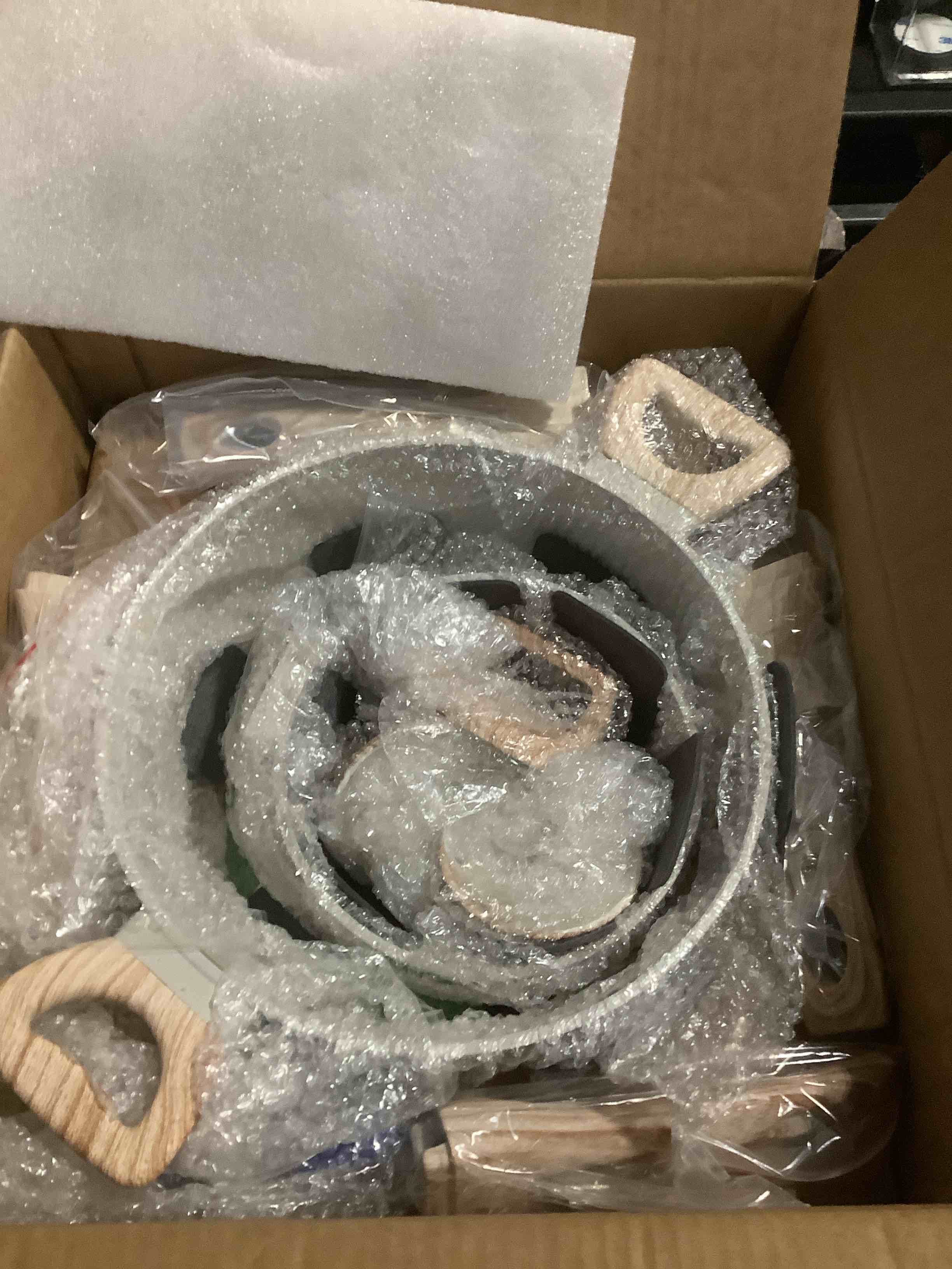 Condition photo showing Good Condition for 12 Pcs Pots and Pans Set Non Stick, Cookware Sets White Granite Induction Cookware, Non-toxic Healthy Nonstick Kitchen Cooking Set with Frying Pan Set, Saucepans (PFAS/PFOA/PFOS Free) White 12 Pieces