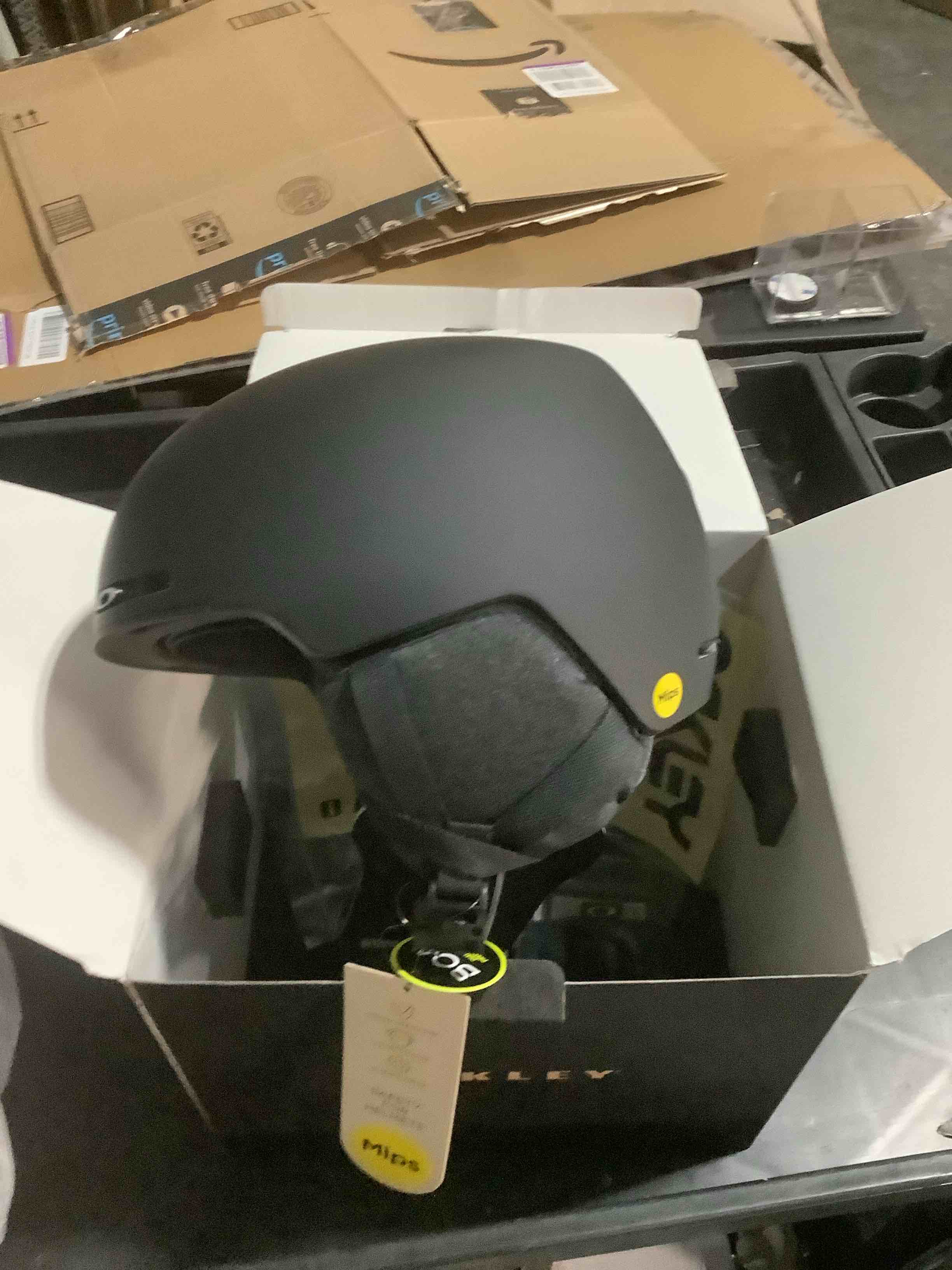 Condition photo showing Good Condition for Oakley MOD1 MIPS Blackout Medium