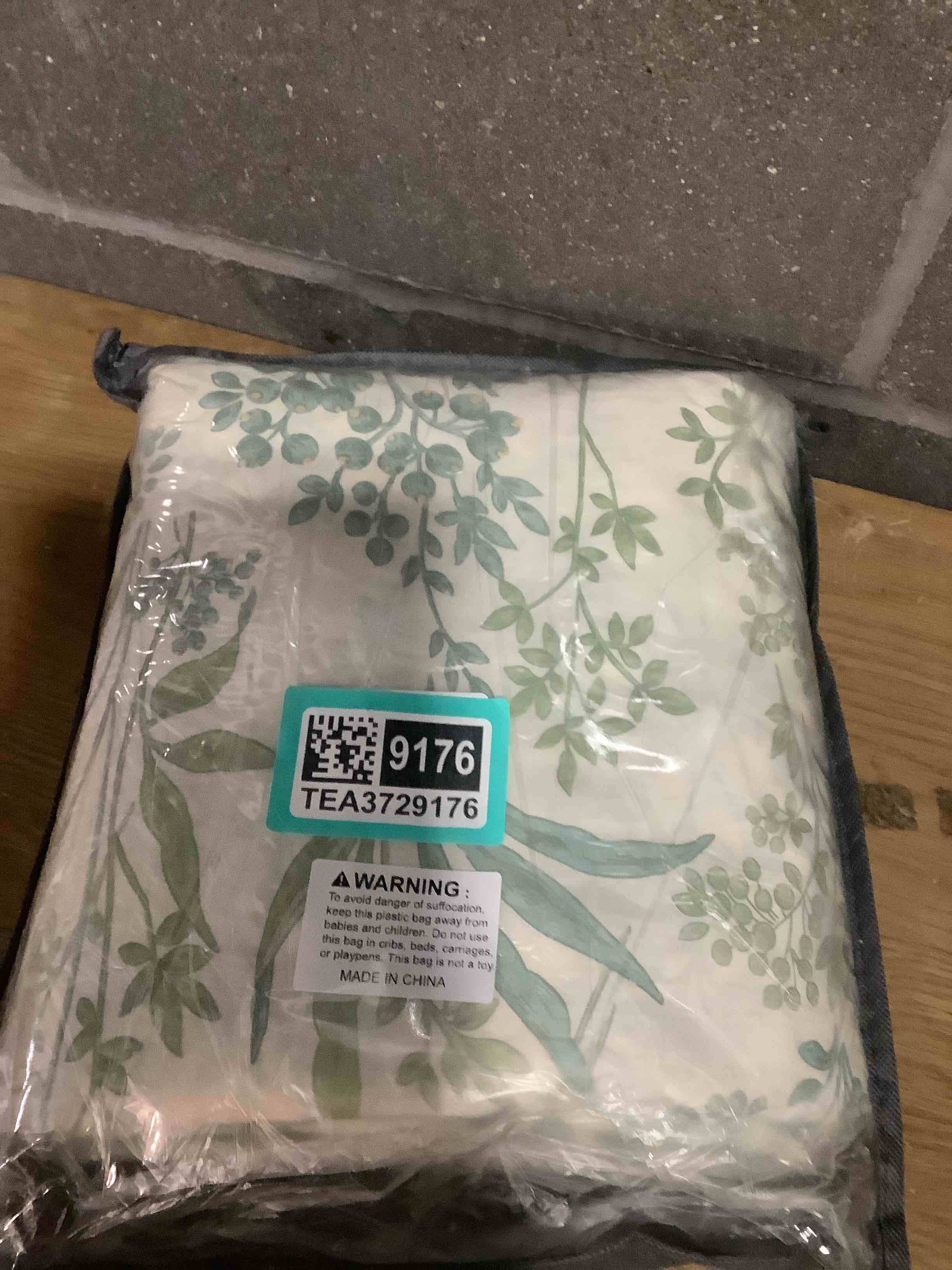 Condition photo showing Good Condition for HoneiLife King Size Duvet Cover - 100% Cotton Comforter Cover, Floral Duvet Cover Sets with Zipper Closure & Corner Ties, 3-PC Wildflower Bedlinen Sets King-104"x 90" Plain Life-green