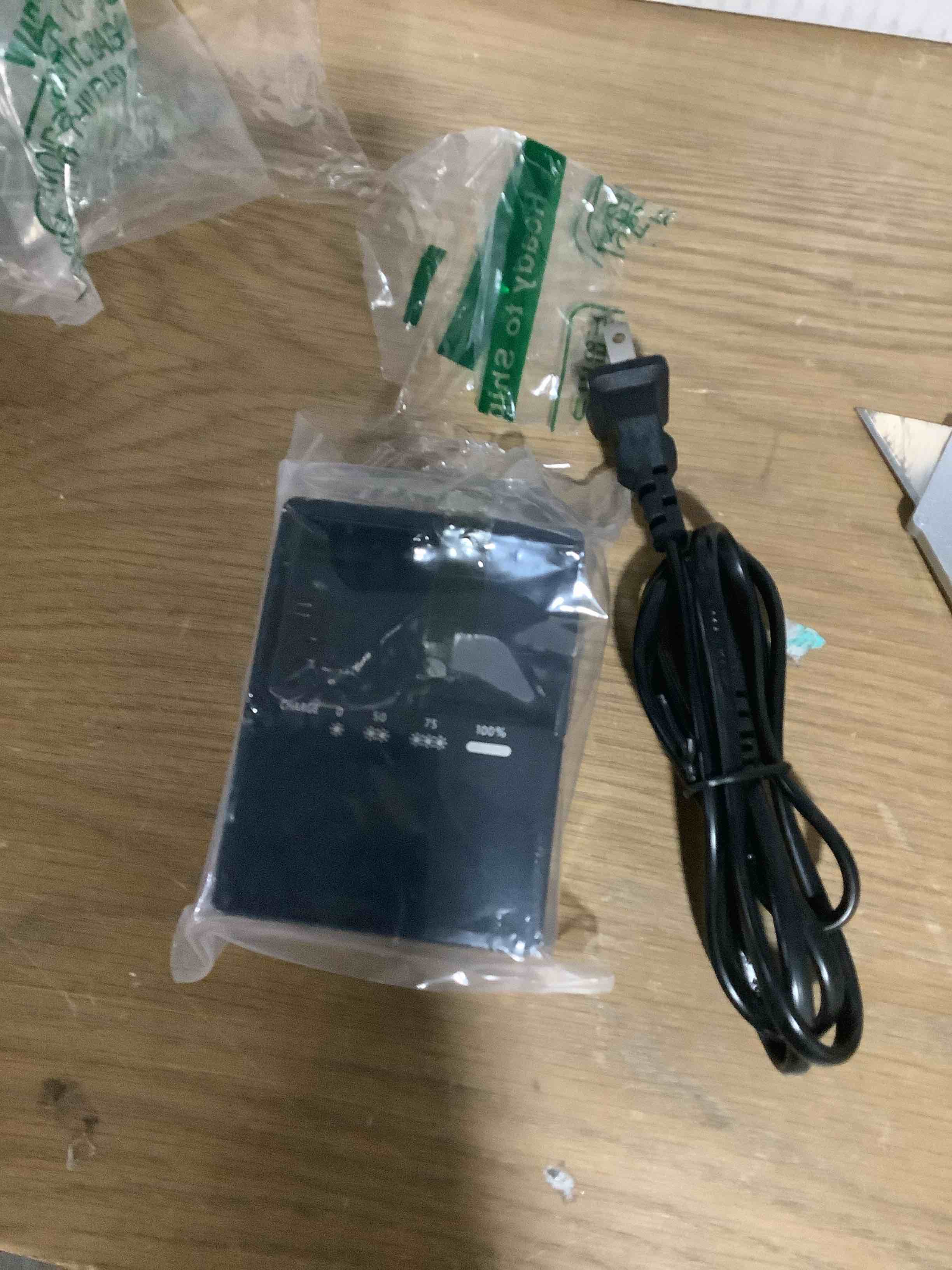 Condition photo showing Good Condition for LP-E6 Battery Quick Charger for Canon: Compatible with LP-E6 LP-E6N LP-E6NH LC-E6 LC-E6E Battery for Canon EOS R5 R6 6D 7D 5D 5DS 60D 60DA 70D 80D 5D Mark III Cameras Power Supply