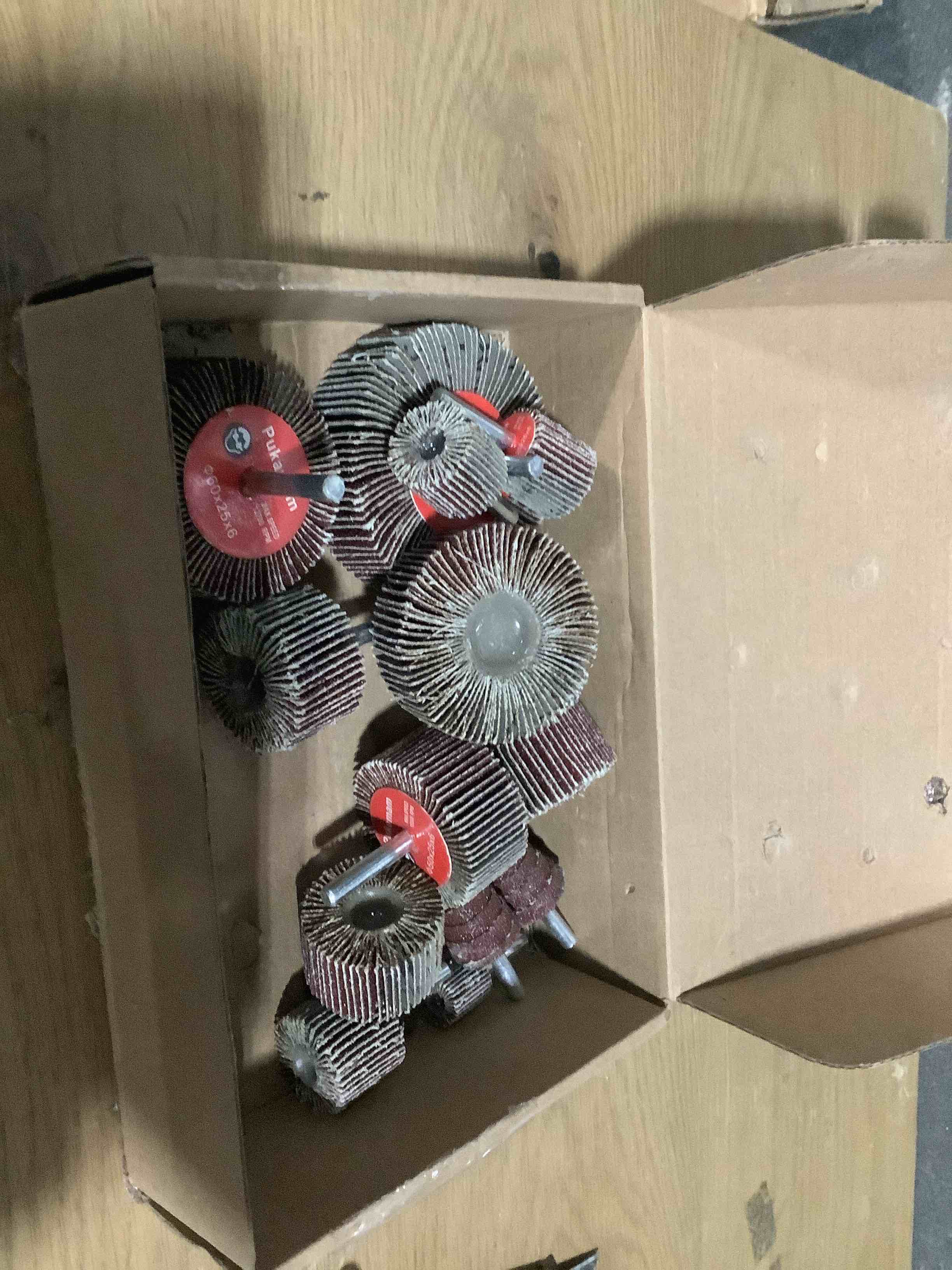 Condition photo showing As Is for 20 Pcs Flap Wheel Sander Set 80 Grit Sanding Wheel for Drill 1/4" Shank for Metal Wood