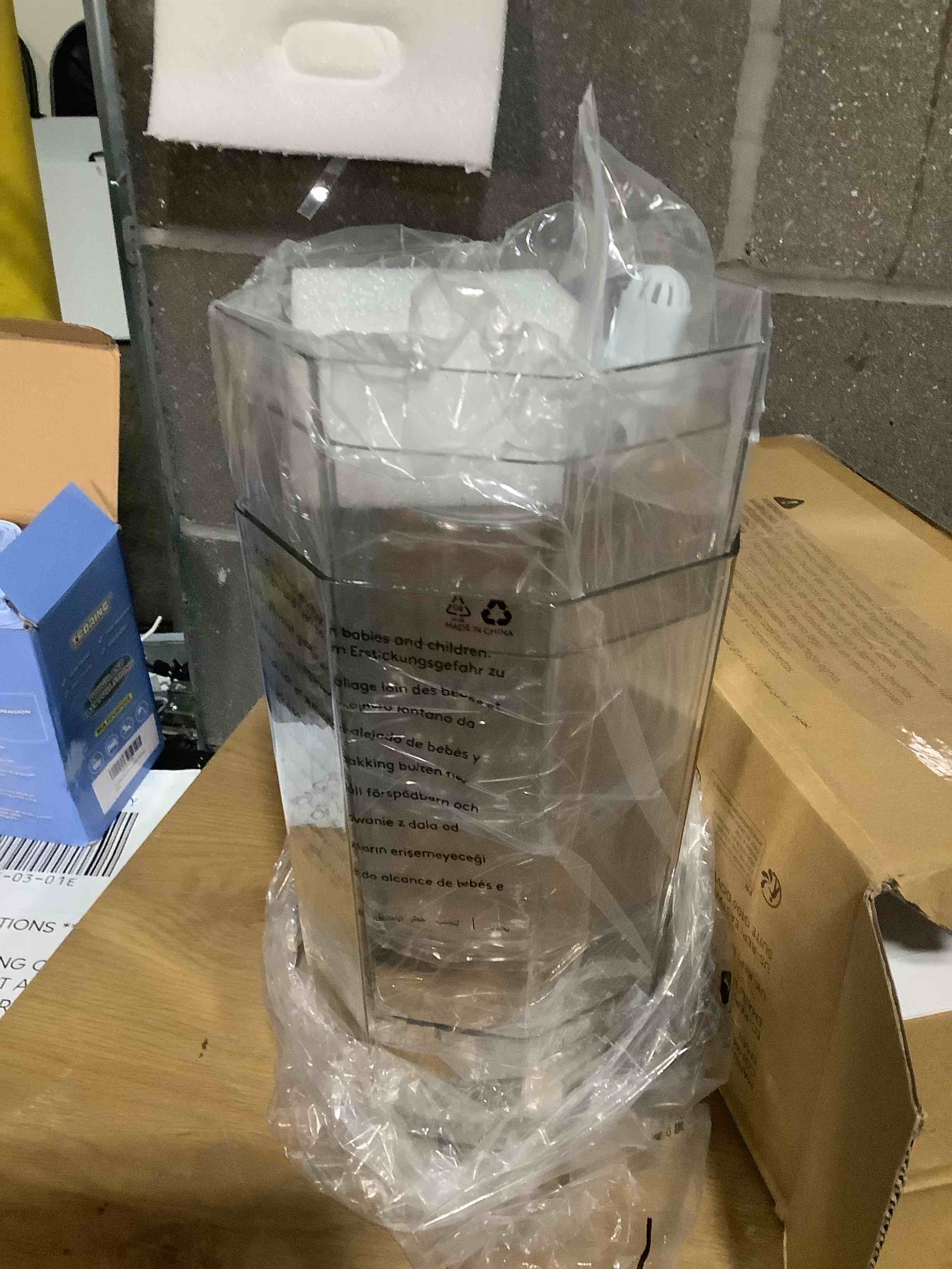 Condition photo showing Good Condition for Lifewit 1 Gallon Drink Dispenser for Parties 2 Pcs, 4L Plastic Beverage Container with Stand for Juice/Tea/Soda & Lemonade, BPA Free Clear Water Pitcher with Spigot for Mimosa Bar, Party Hosting