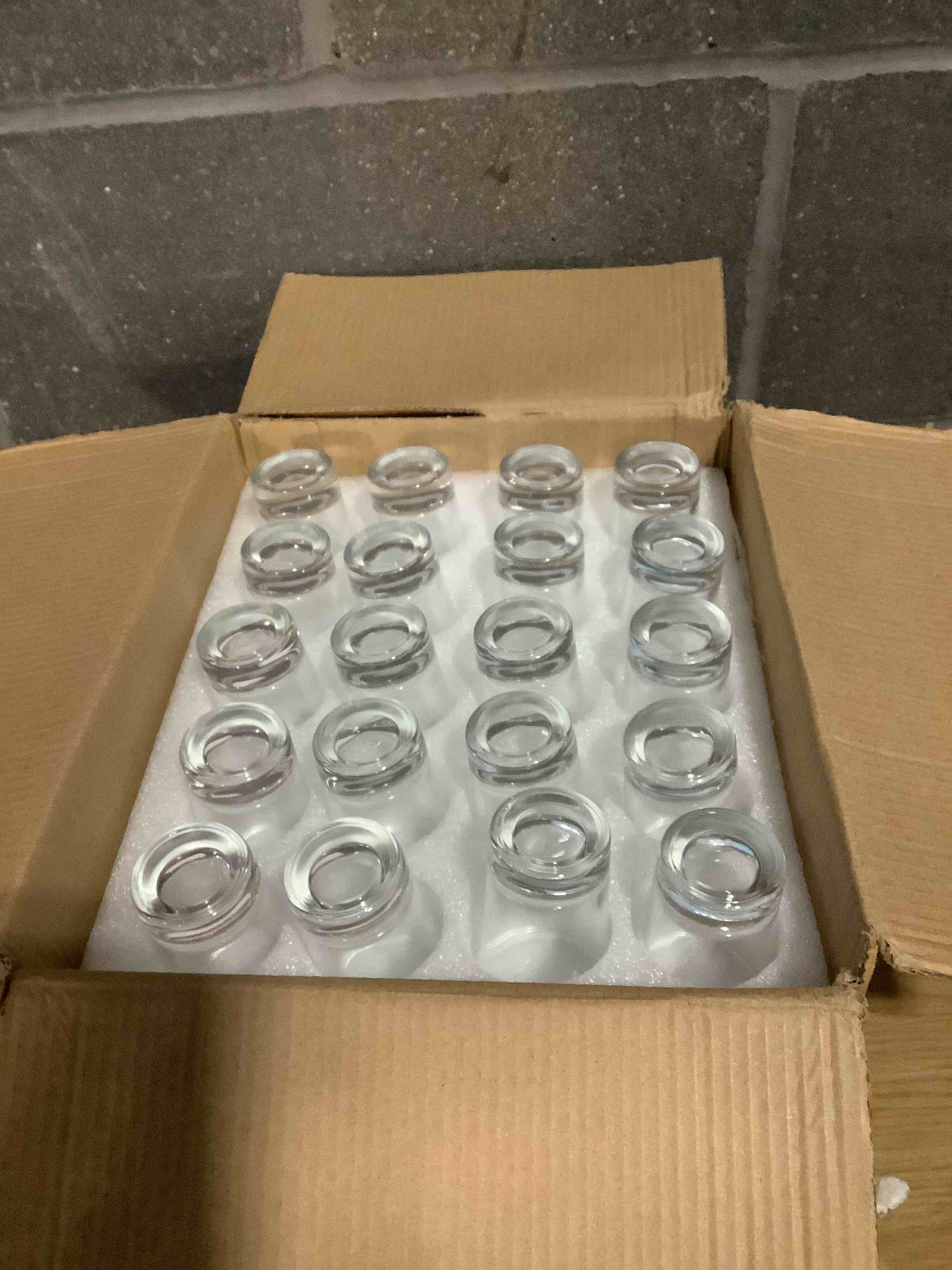 Condition photo showing New/Like New for Encheng 40 Pack Shot Glasses Bulk Set,1.5 oz Whiskey Shot Glass with Heavy Base,Clear Glass Shot Cups for Whiskey,Vodka, Tequila,Liquor,Spirit,Home Bar,Restaurants Small (Pack of 40)