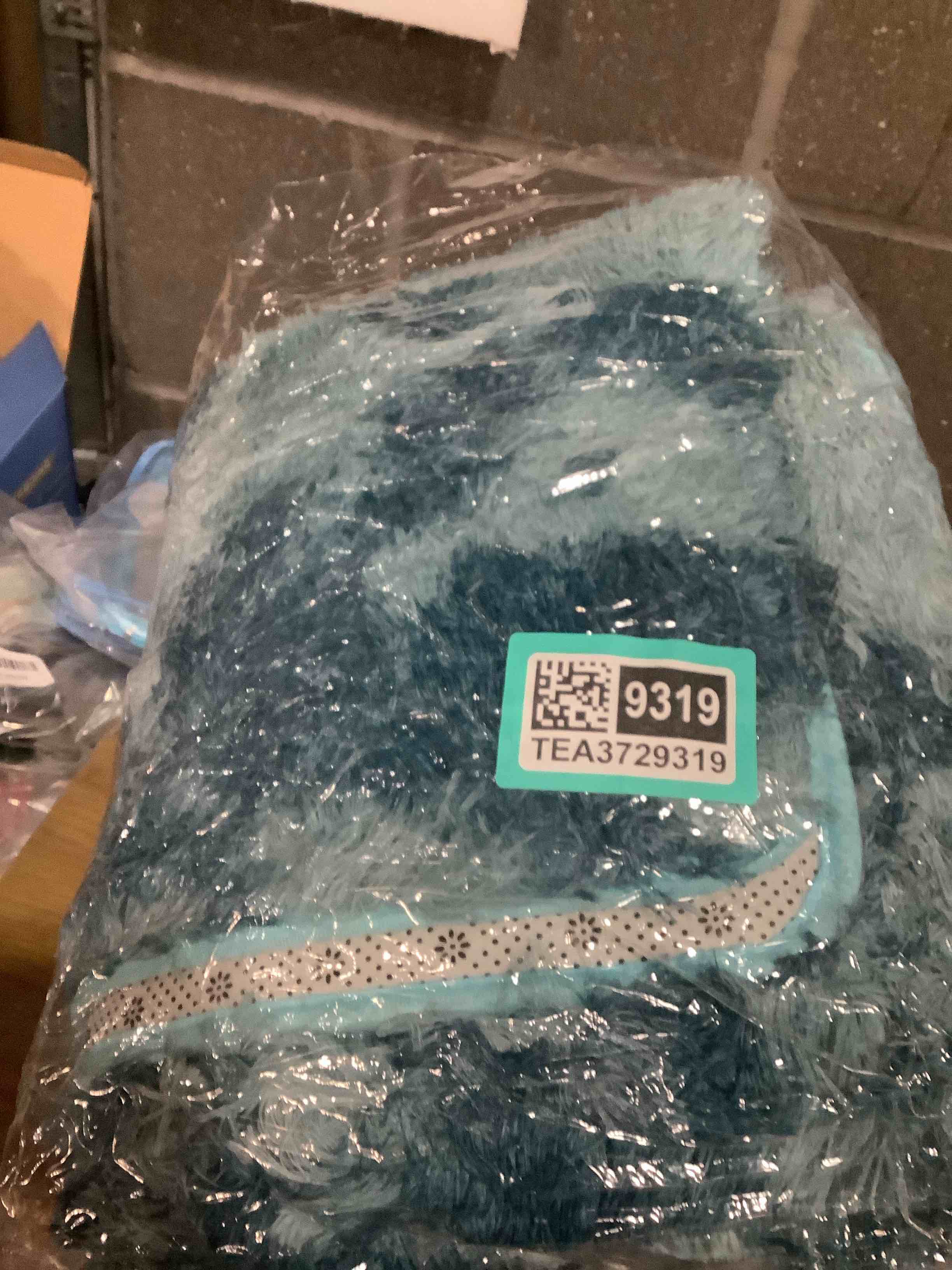 Condition photo showing Good Condition for Super Soft Shaggy Area Rugs for Bedroom 4x6 Feet, Shaggy Plush Living Room Shag Furry Floor Rugs, Non-Shedding Indoor Rugs for Living Room Decor(4 x 6, Dark Blue Tie-Dyed) 4' x 6' (Rectangular) Dark Blue Tie-dyed