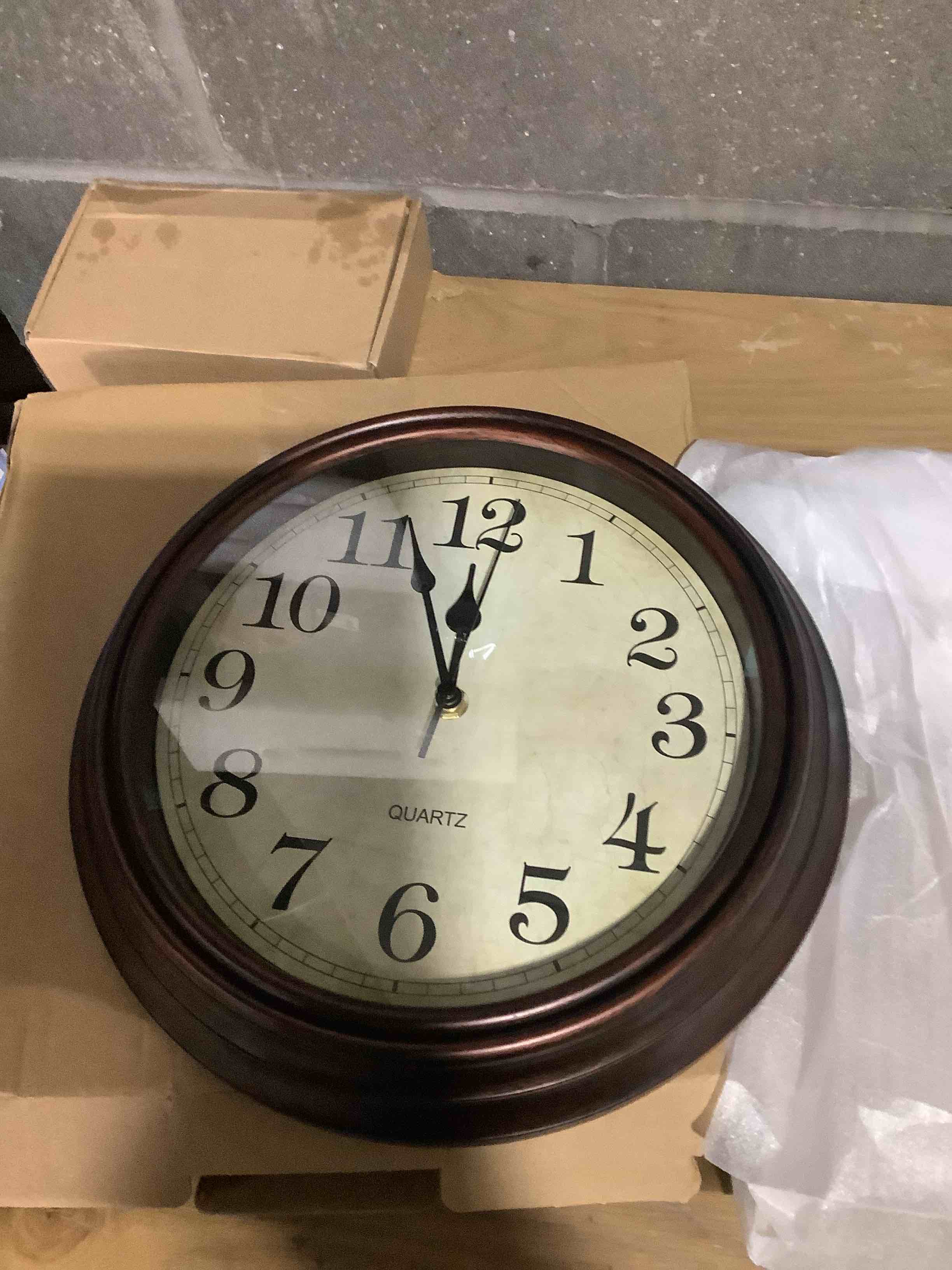 Condition photo showing Good Condition for HYLANDA Wall Clock, 12 Inch Silent Non Ticking Battery Operated Clocks, Decorative for Living Room, Bedrooms, Kitchen (Bronze) A_bronze 12"