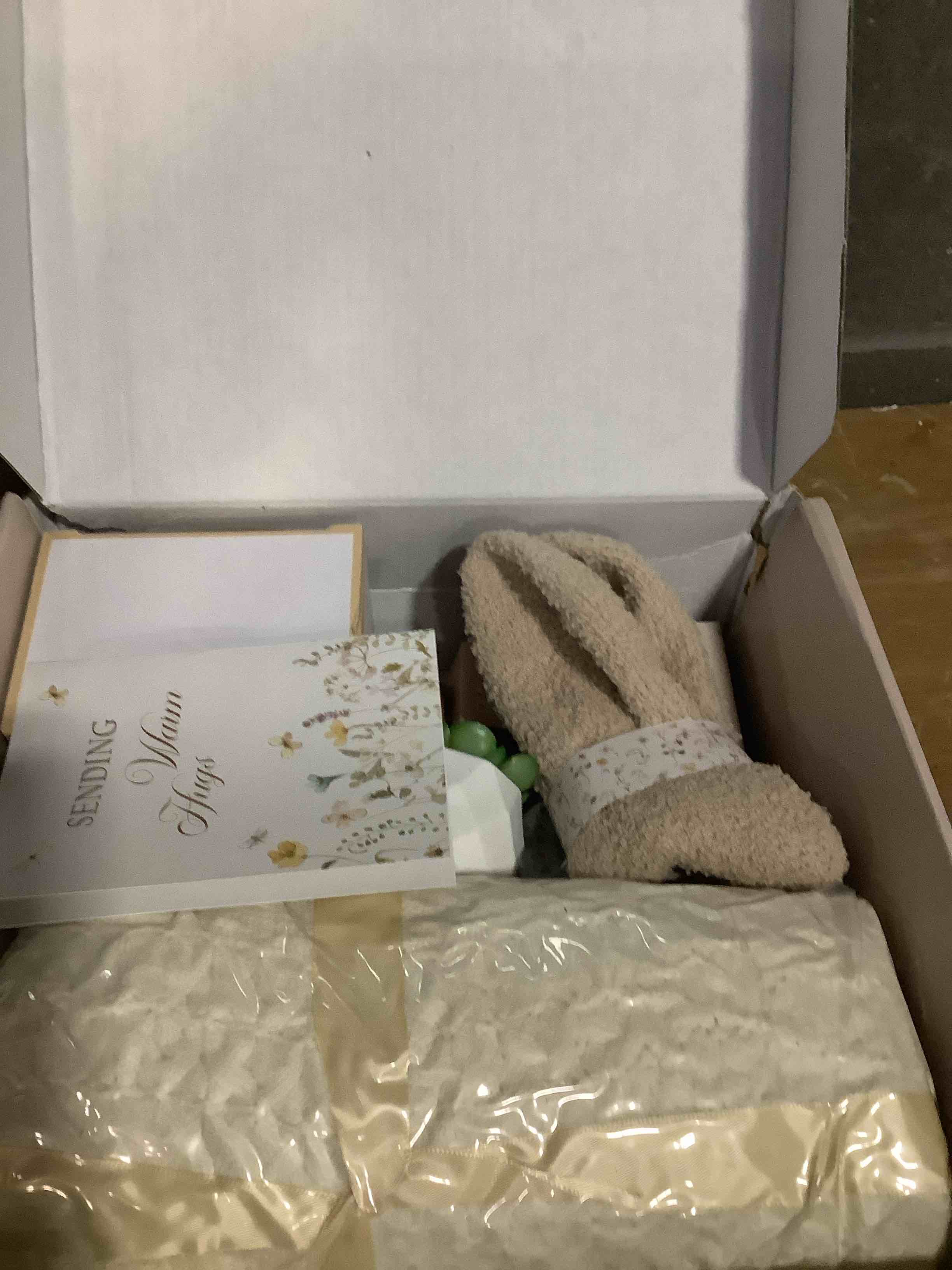 Condition photo showing Good Condition for Birthday Gifts for Women, Get Well Soon Self Care Package Box, Sending Hug Baskets Thinking of You Inspirational Gift for New Mom Best Friend Birthday (Ivory)