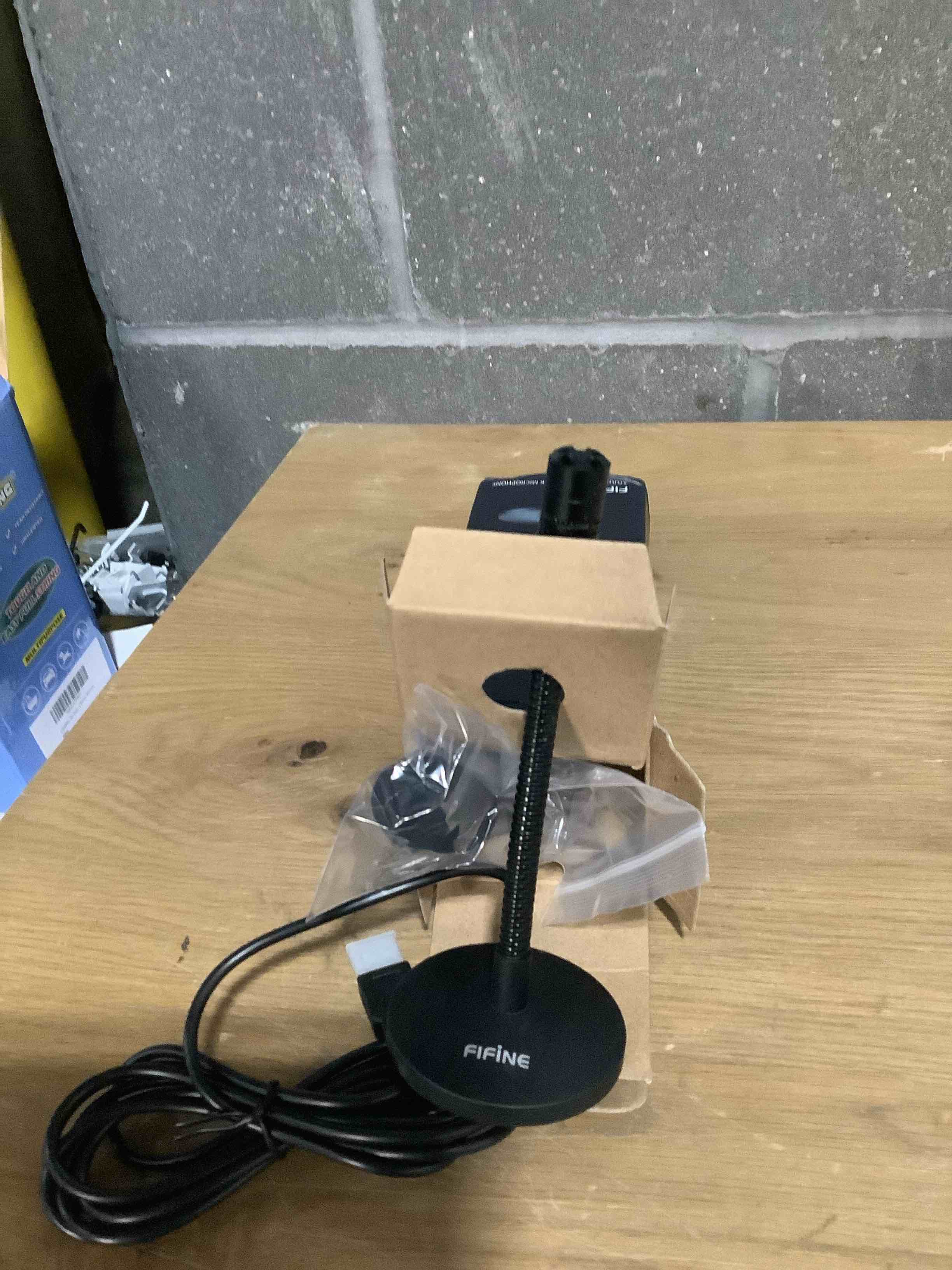 Condition photo showing Good Condition for FIFINE Mini Gooseneck USB Microphone for Dictation and Recording,Desktop Microphone for Computer Laptop PC.Plug and Play Great for Skype,YouTube,Gaming, Streaming,Voiceover,Discord and Tutorials-K050 black