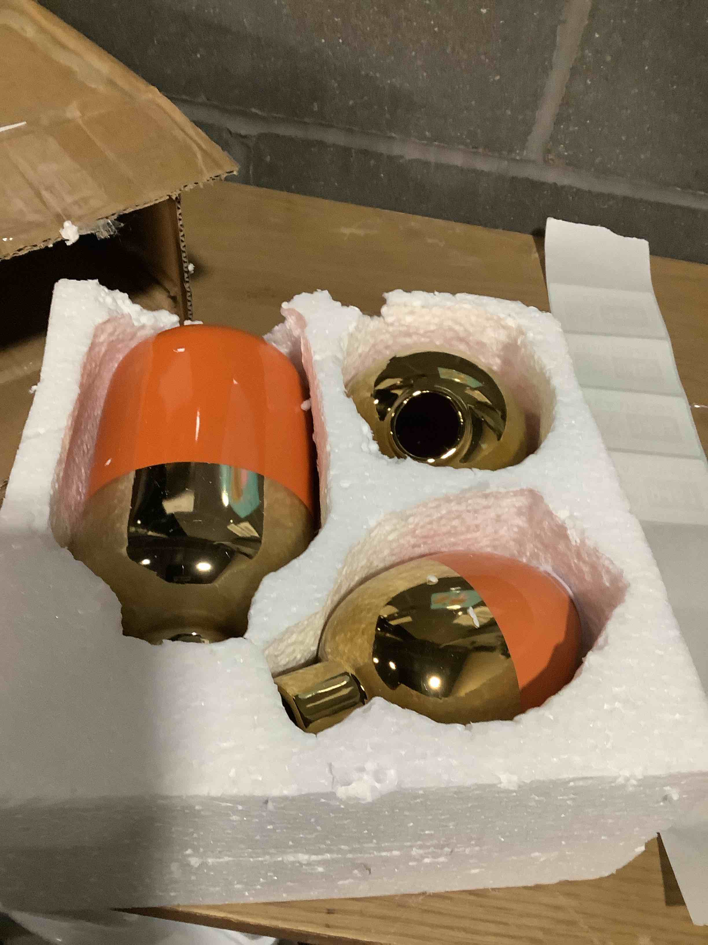 Condition photo showing Good Condition for Burnt Orange Gold Ceramic Flower Vase Set of 3,Modern Round Decorative Vases for Pampas Grass Home Decor,Bedroom,Office,Living Room,Bookshelf,Wedding,Bathroom Table Centerpiece (Orange)