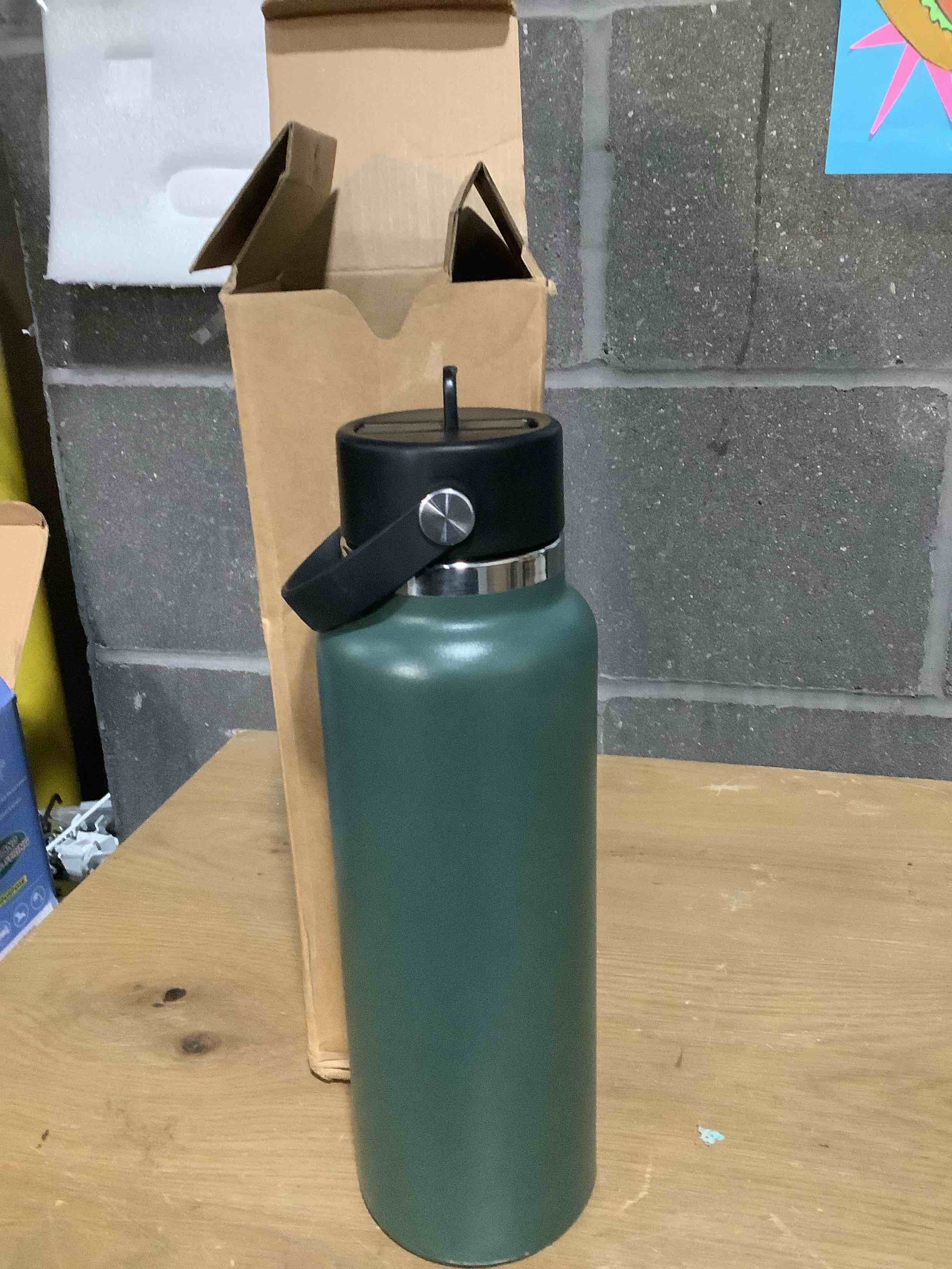 Condition photo showing Good Condition for Hydro Flask Flex Sip Coffee Tumbler – Insulated Stainless Steel, Non Spill, Leak Proof Travel Coffee Cup 20 Oz Fir Green