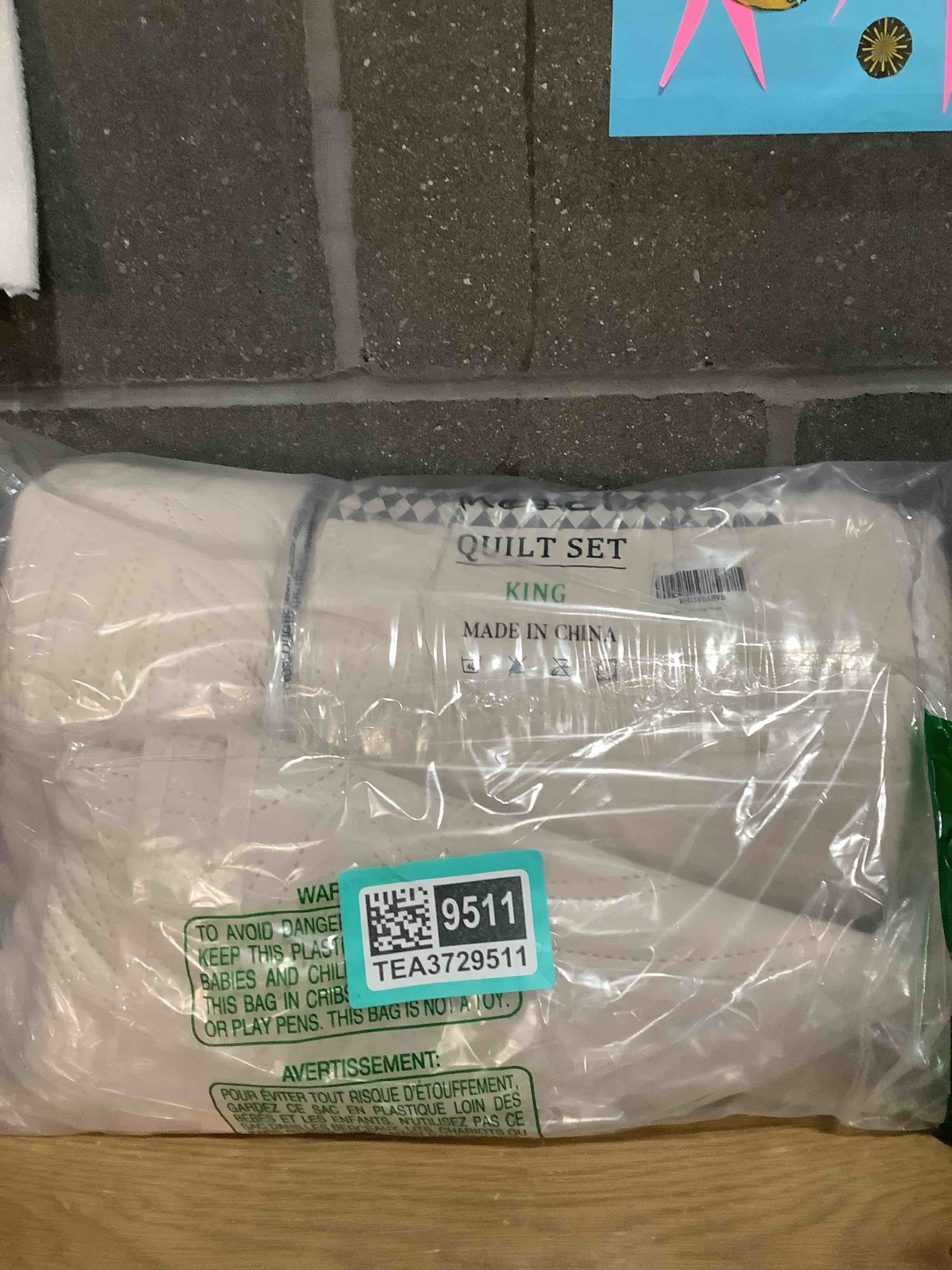 Condition photo showing Good Condition for Exclusivo Mezcla King Size Quilt Bedding Set, Lightweight Brich Beige Quilts King Size for All Seasons, Soft Microfiber Bedspreads Coverlets Bed Cover with Leaf Pattern, 3 Piece Brich Beige King (104''X96'')