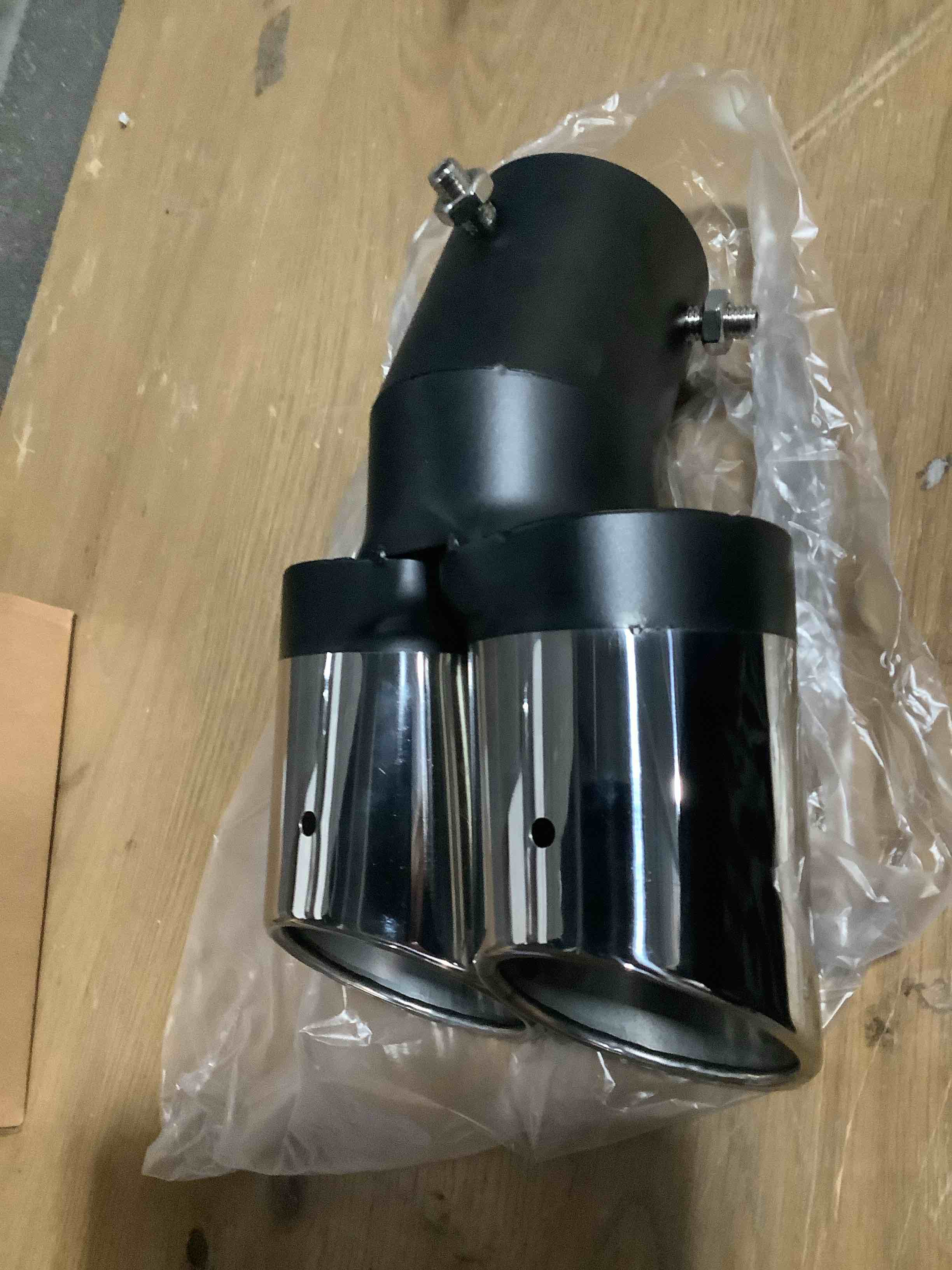 Condition photo showing Good Condition for Dual Exhaust Tip, Stainless Steel Bending Muffler Exhaust with Bolt, 2.5" Inlet Dual Tail Pipe Muffler Tip, Exhaust Pipe Modification Accessories, Muffler Tail for Most Cars (Black Silver) 1 PC Black Silver #Curved Bevel Mouth