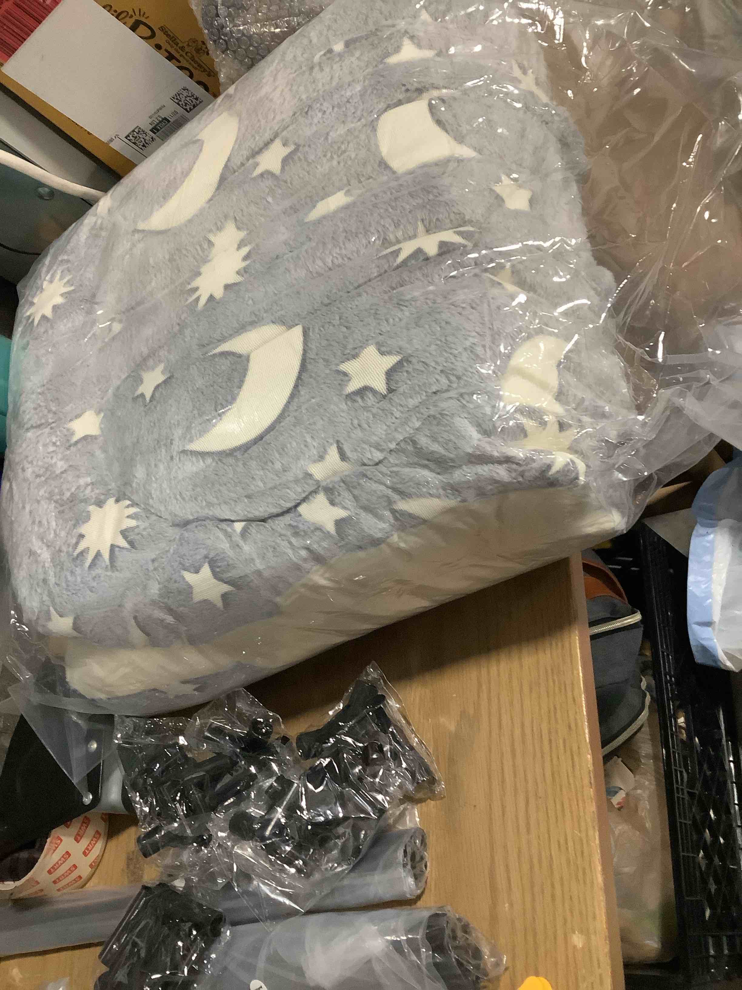 Condition photo showing New/Like New for Indoor Dog House, Night-Luminous Star Dog Tent with Frame?Washable Dog Cave Bed, Suitable for 36-66 lb Medium and Large Dog XL (29"×29"×29") Grey