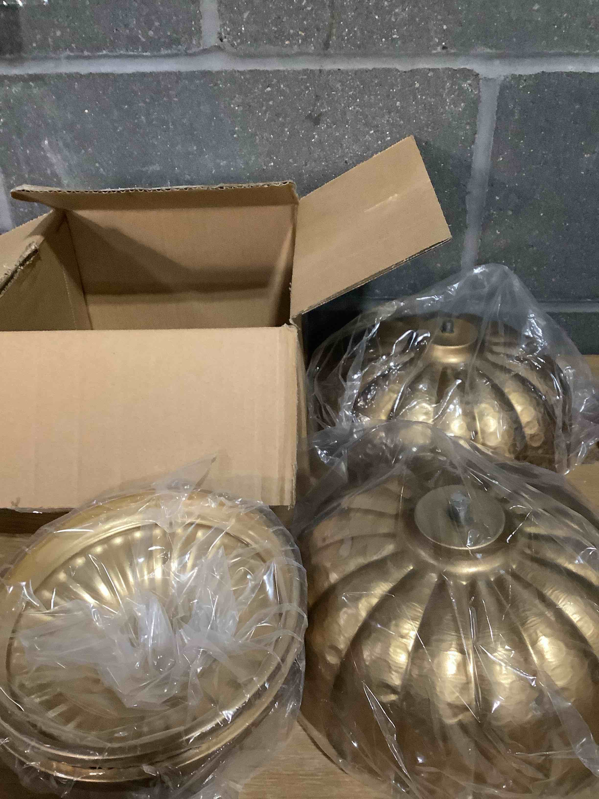 Condition photo showing Good Condition for 2 Pcs Distressed Vintage Gold Compote Vase for Centerpieces Compote Bowl 8'' Wide Vintage Decorative Antique Urn Planter Vase for Wedding Event Anniversary Party Indoor Outdoor Activity Vintage Gold 2