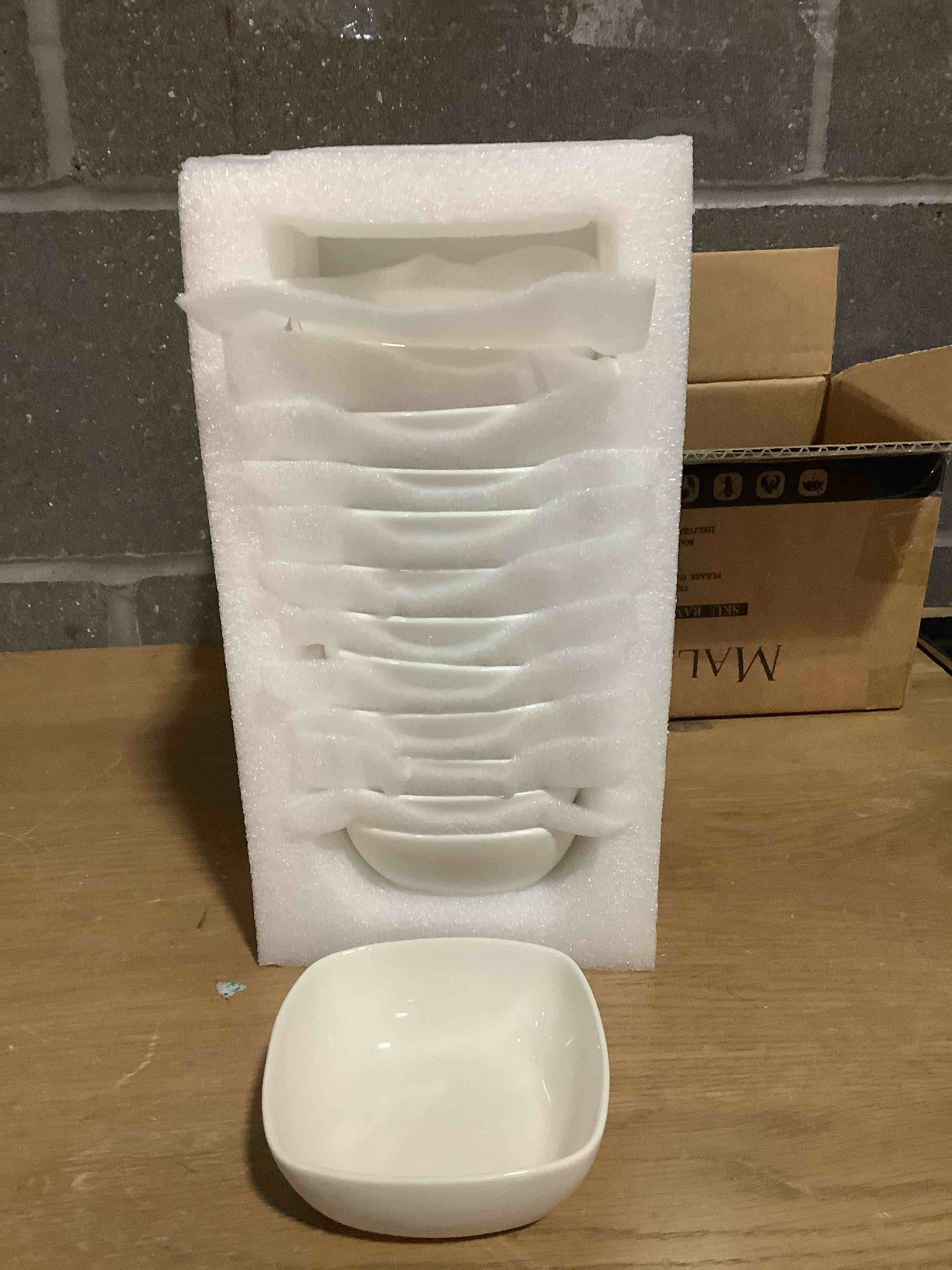 Condition photo showing New/Like New for MALACASA 5 oz Porcelain Dip Bowls Set, 12 Pack Small Ramekins, Dipping Sauce Dishes, Stackable Tiny Ramekins for Pudding, Souffle, Brulee, Dessert, Snack, Charcuterie Boards accessories, Oven Safe