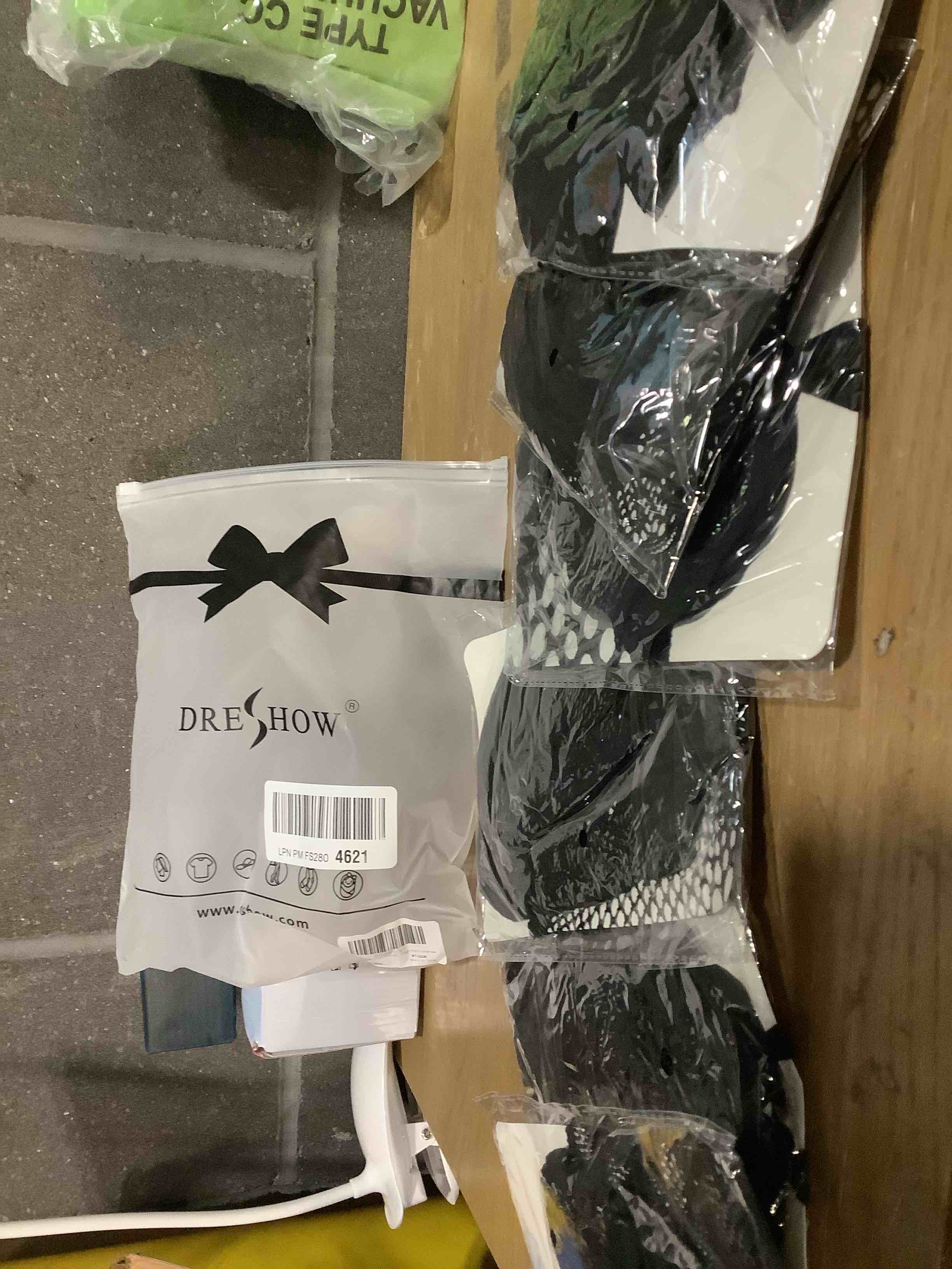 Condition photo showing New/Like New for DRESHOW 6 Pack Fishnet Garter Belt Stocking Suspender Pantyhose Tights Thigh High Pantyhose One Size 6 Pair G: Black Pantyhoses