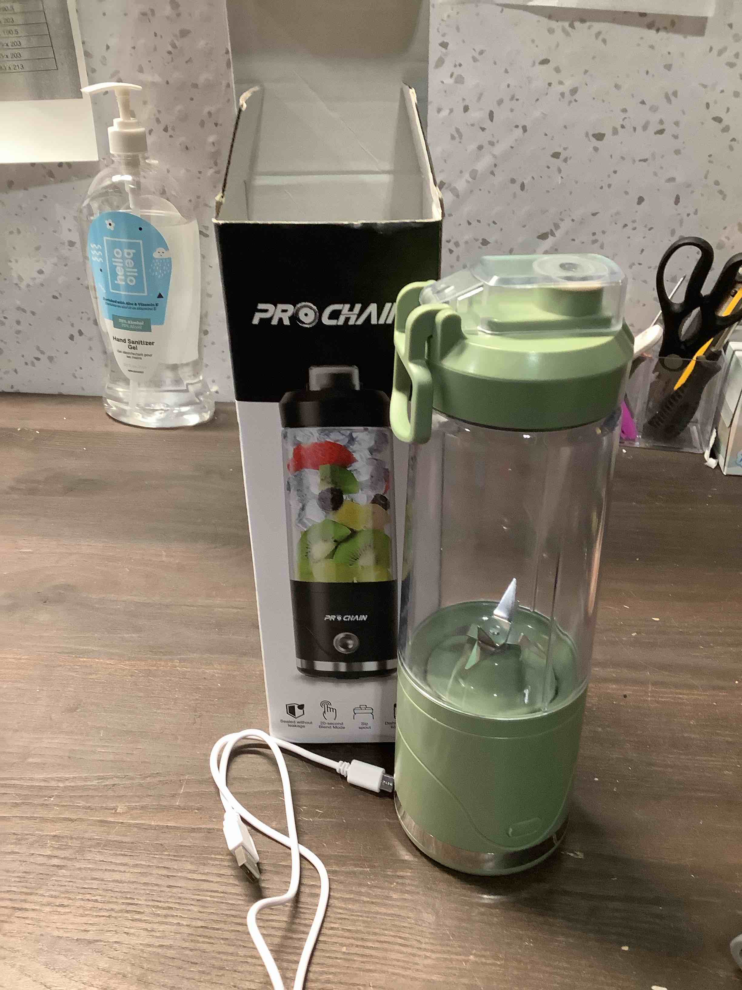 Condition photo showing Good Condition for PROCHAIN Portable Blender, 22oz Cordless Personal Blenders, Electric USB Rechargeable Juicer, Smoothies, Ice Crush, Travel, Protein Shakes Cup, BPA-Free, Dishwasher Safe Green
