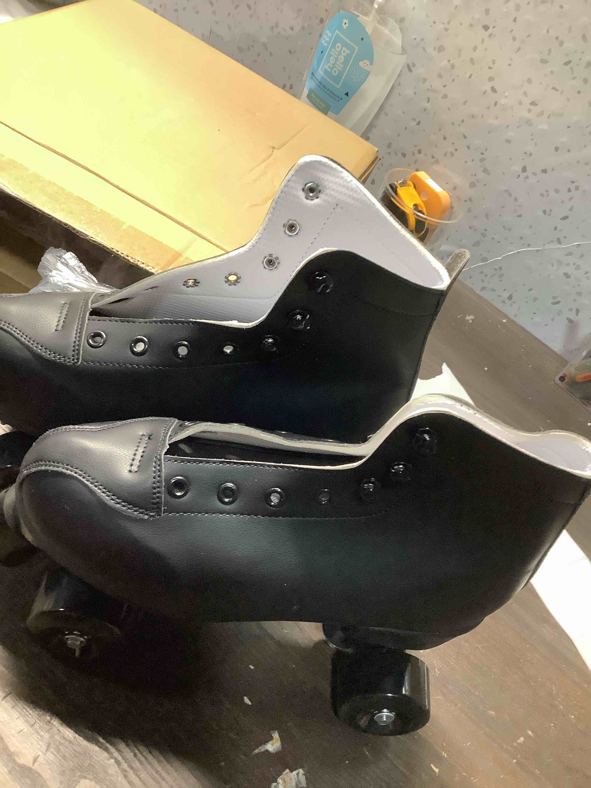 Condition photo showing Good Condition for Roller Skates Women Men High-Top PU Leather Roller Skates Classic Double-Row Roller Skates Outdoor Indoor Quad-Skates with Light up Shoe Laces Black Wheel 42-Women's 9 / Men's 8