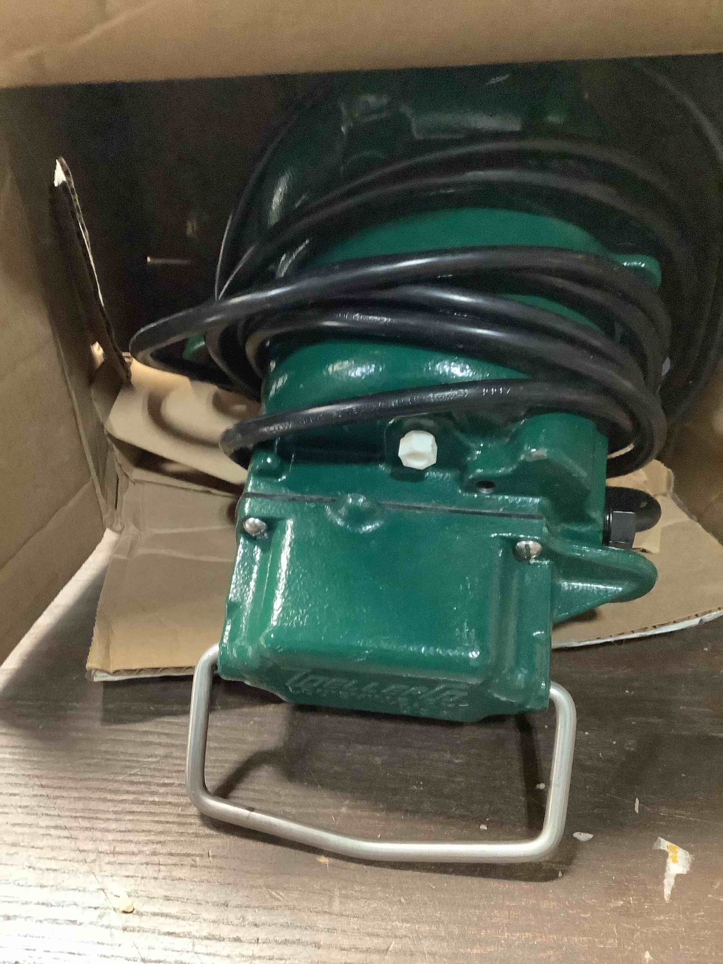 Condition photo showing Good Condition for Zoeller 53-0002 N53 Mighty-Mate Non-Automatic Submersible Pump, 115V