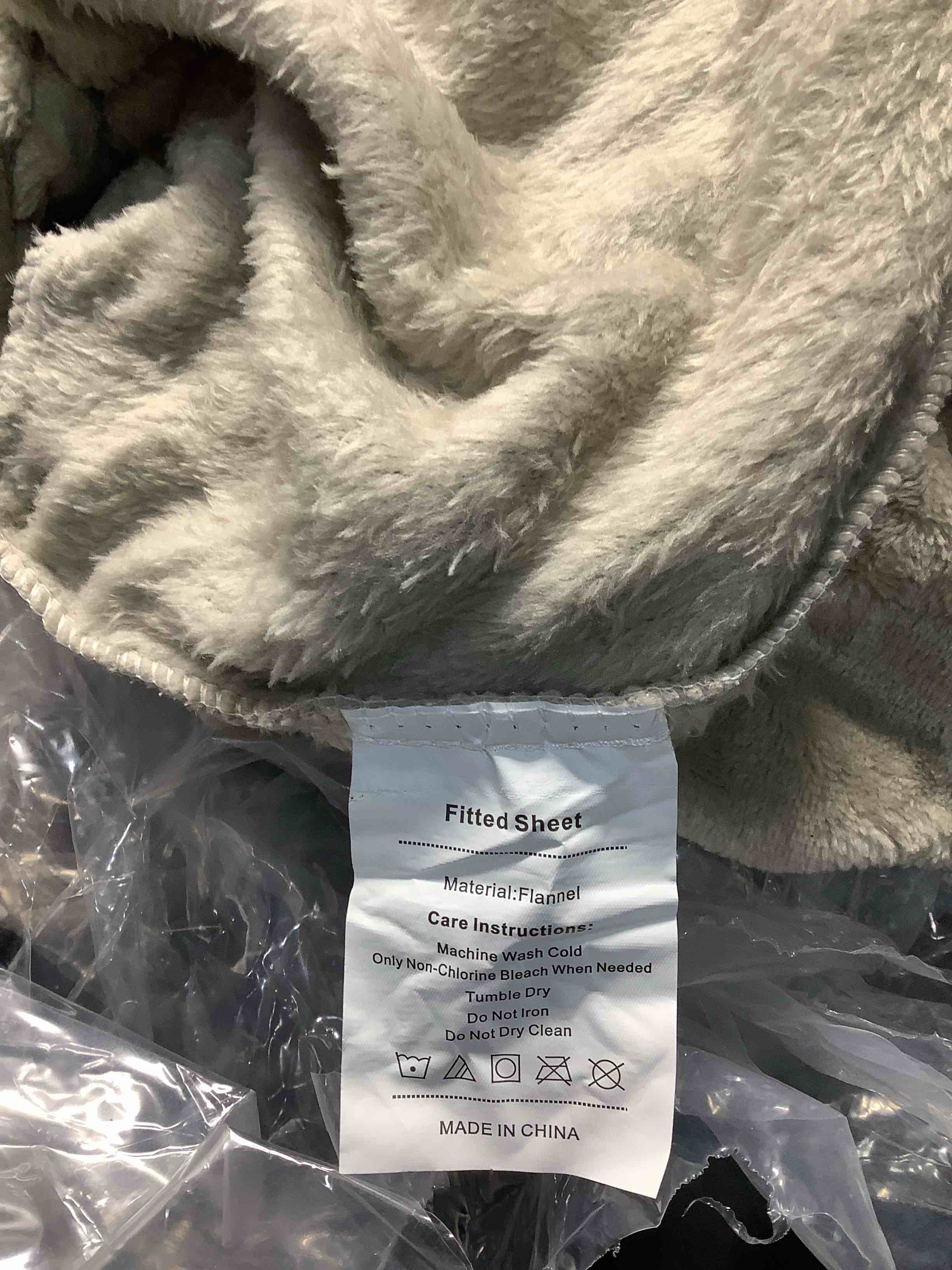 Condition photo showing Good Condition for Luxurious Velvet Fitted Sheets?All-Season Milk Plush Bedding?15" Deep Pockets Mattress Protector Cover for a Cozy and Elegant Sleep Experience (Not Include Pillowcases) (Khaki, King) Khaki King