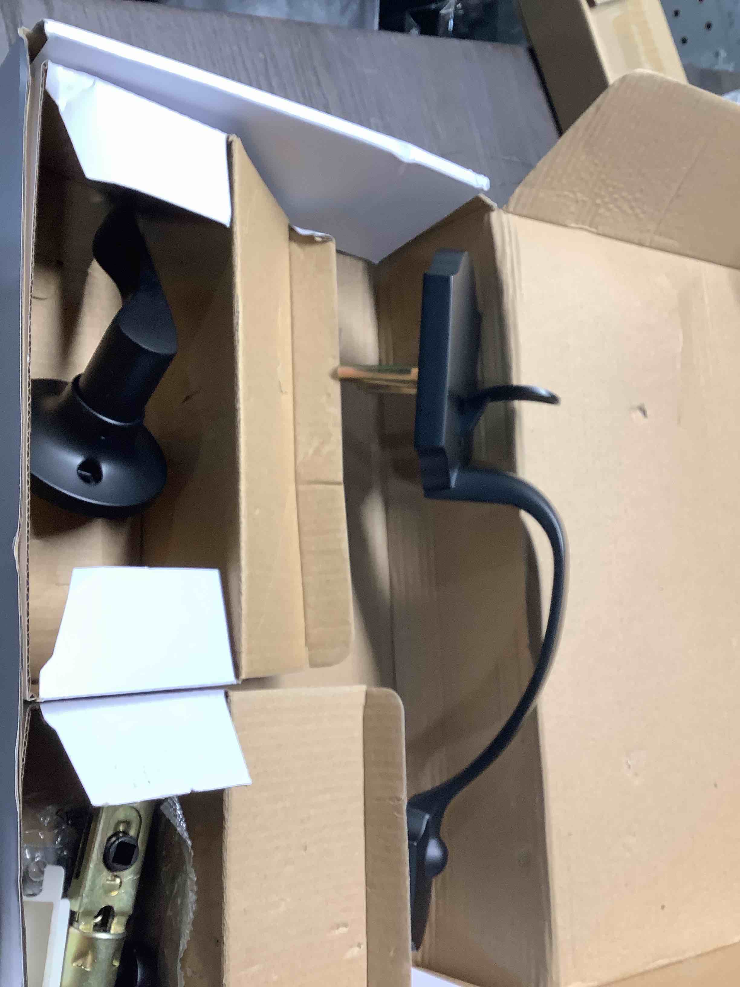 Condition photo showing Good Condition for Goldenwarm Black Front Door Handle, Door Handle Exterior, Single Cylinder Front Door Handle Only, Matte Black Front Door Handle No Lock 1 Pack Matte Black - Door Handle