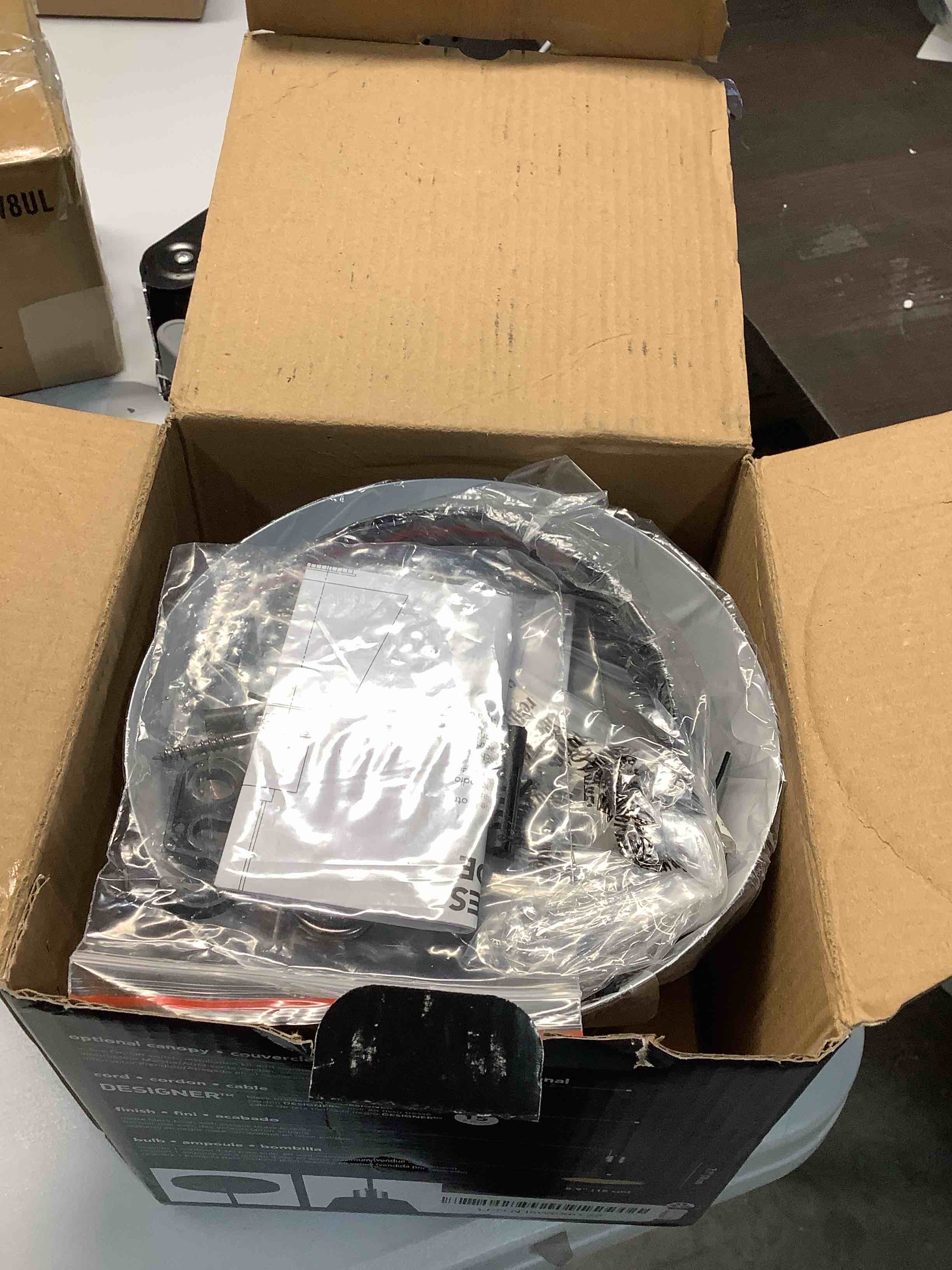 Condition photo showing Good Condition for GLOBE Electric 67000153 1-Light Plug-in or Hardwire Pendant Light Fixture, Matte Black, Brass Accents, Living Room Pendant Light, Dining Room Fixture, Hanging Lamp, Hanging Lights for Bedroom