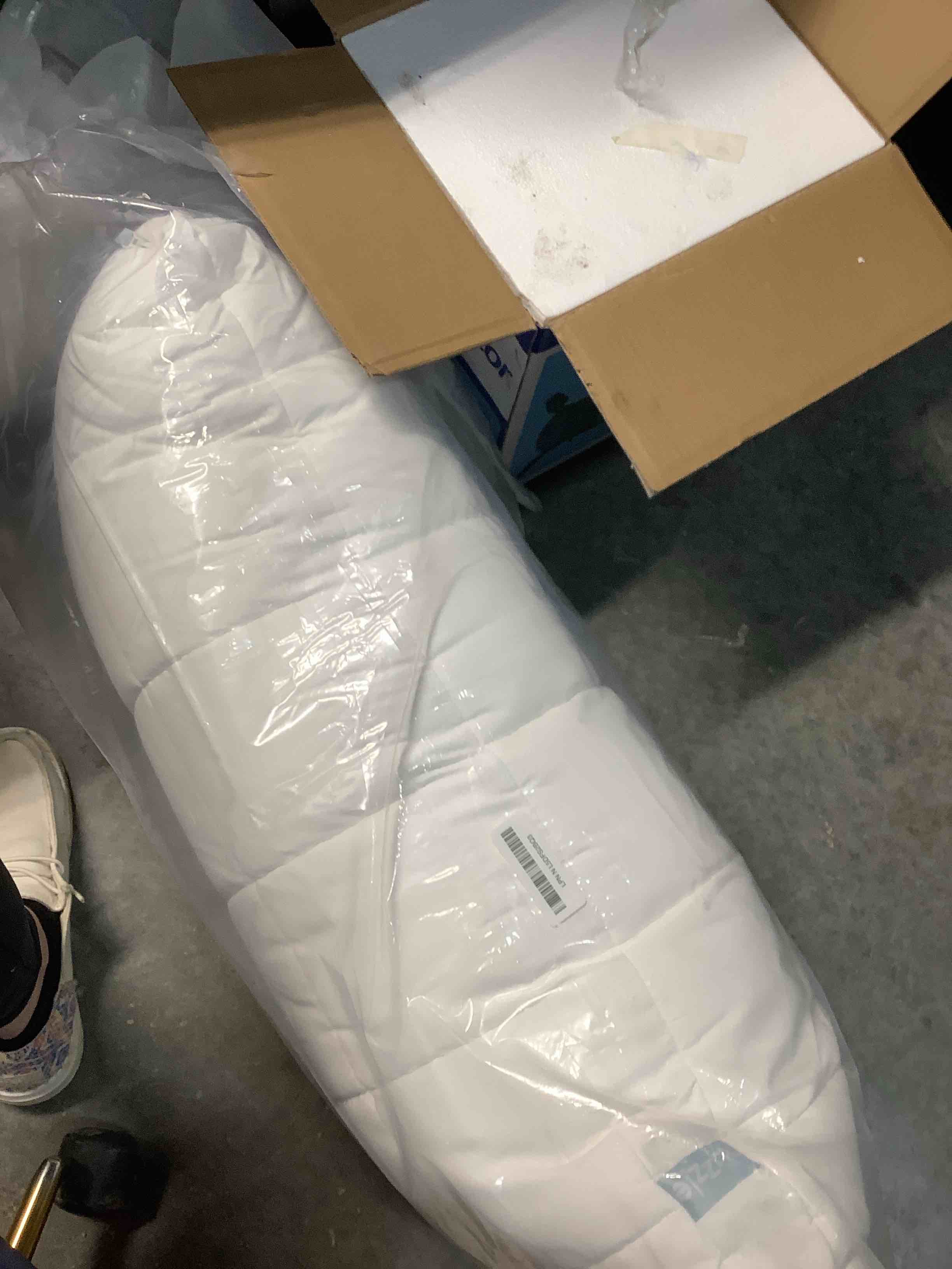 Condition photo showing Good Condition for Nuzzle Cooling Adjustable Pillows for Side Sleepers, Luxury King Size Set of 2 Bed Pillows Hotel Collection - Best Adjust Height Soft Firm Pillows for Back, Stomach and Side Sleepers King SIze (Set of 2) White