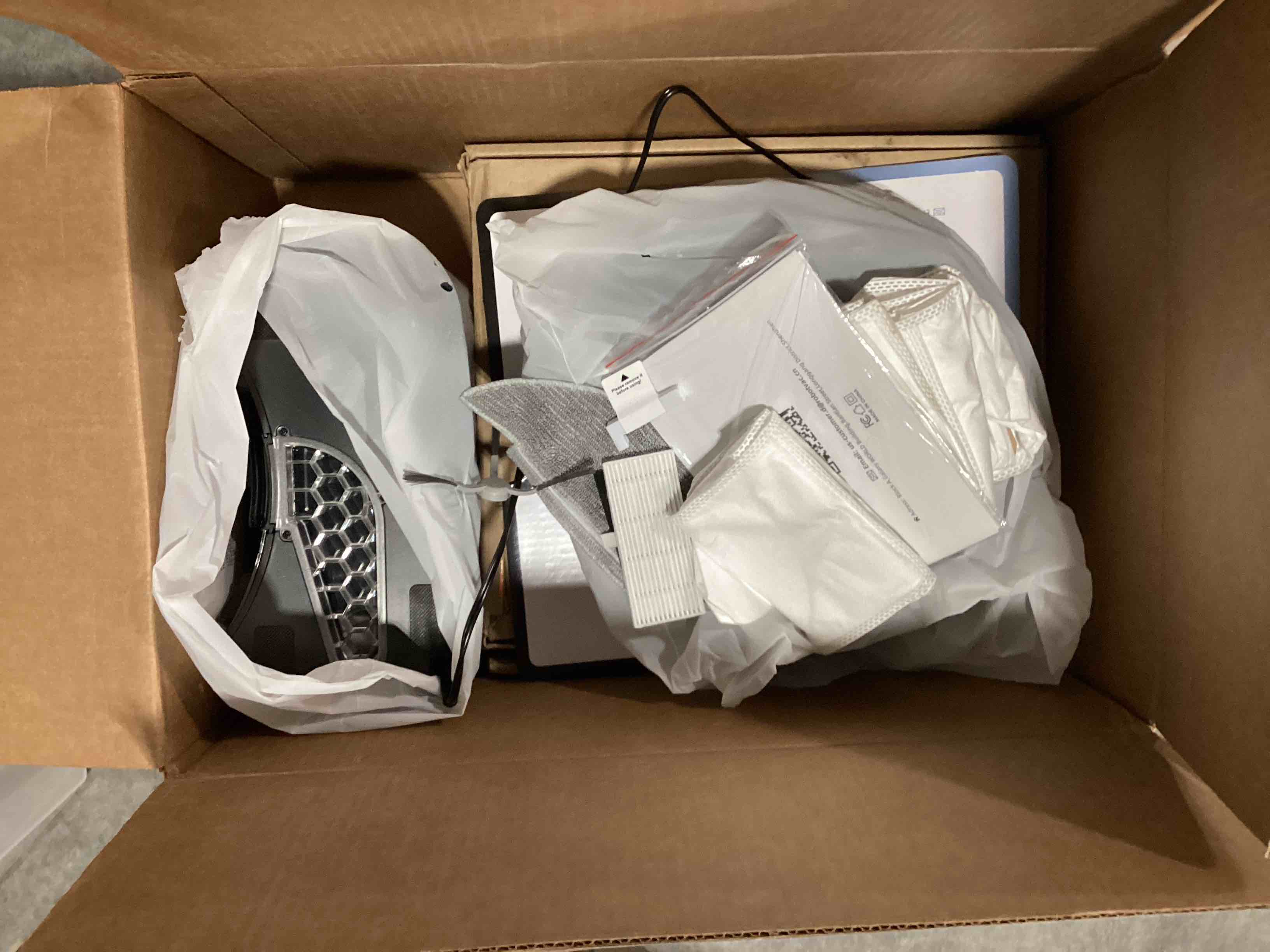 Condition photo showing Good Condition for MAMNV Robot Vacuum and Mop, 11500 Pa Suction, 3-in-1 Robotic Vacuum with Smart LiDAR Navigation, 90 Day Self-Emptying,160 Min Runtime,App/Alexa/Voice Control, Ideal for Pet Hair, Carpet & Hard Floor