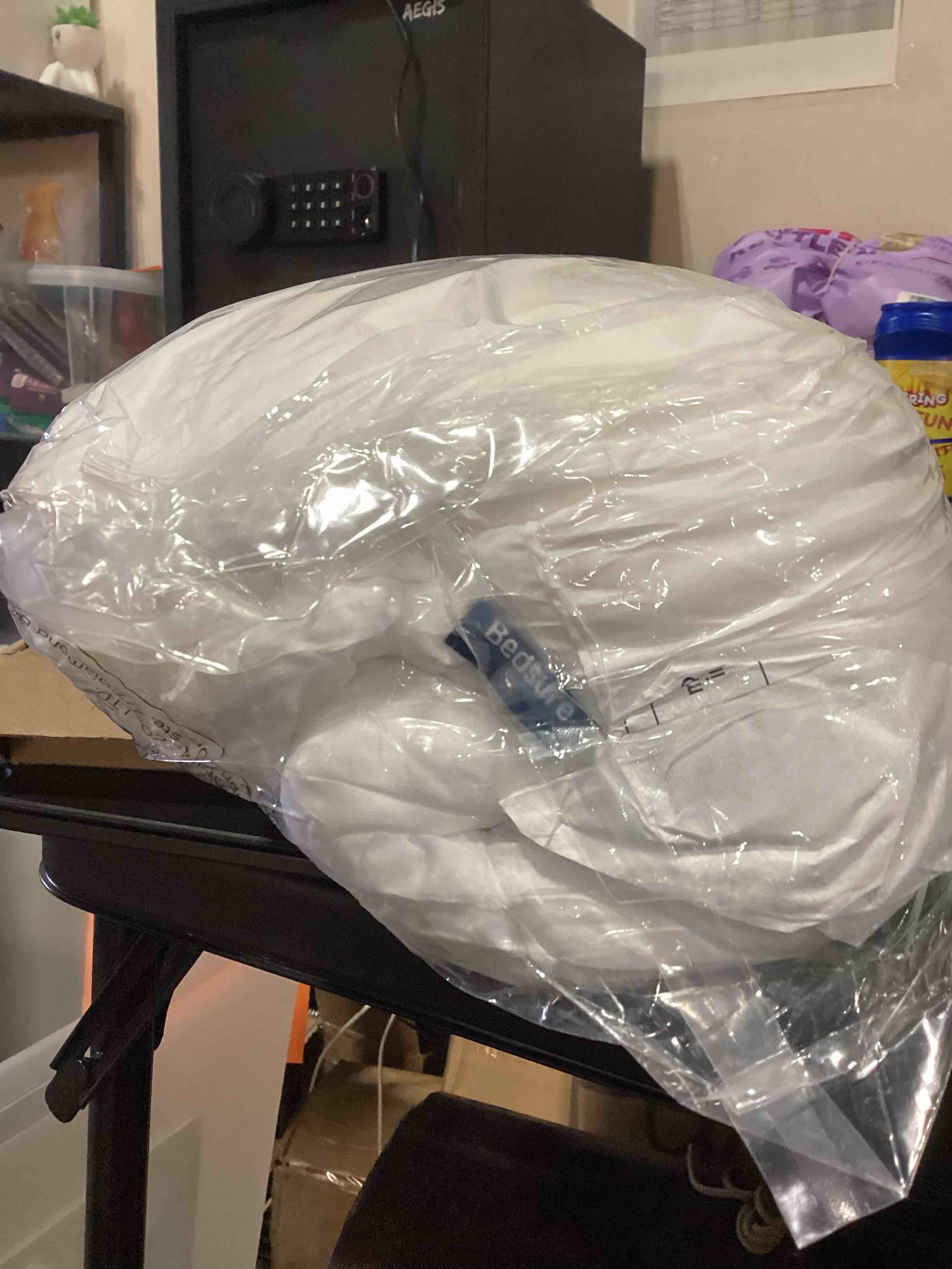 Condition photo showing New/Like New for SIMILAR TO Bedsure Pillows Standard Size Bed Pillow for Sleeping, Fluffy and Supportive, Hotel Quality, Original Down Alternative Filling for Side, Back Sleepers Soft