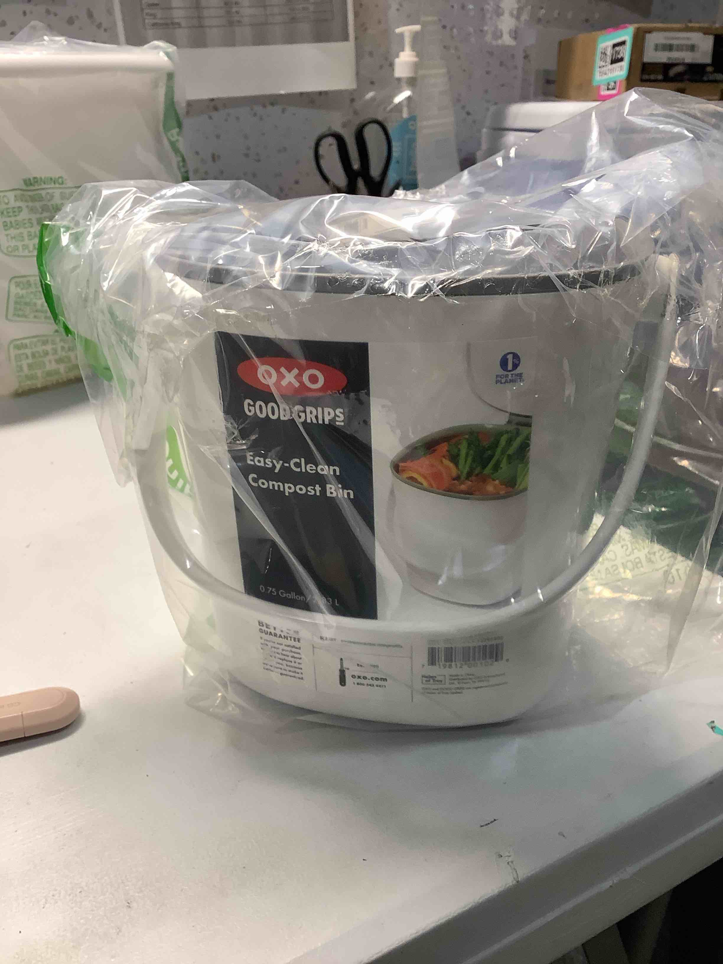 Condition photo showing Good Condition for OXO Good Grips Easy-Clean Compost Bin, White - 0.75 GAL