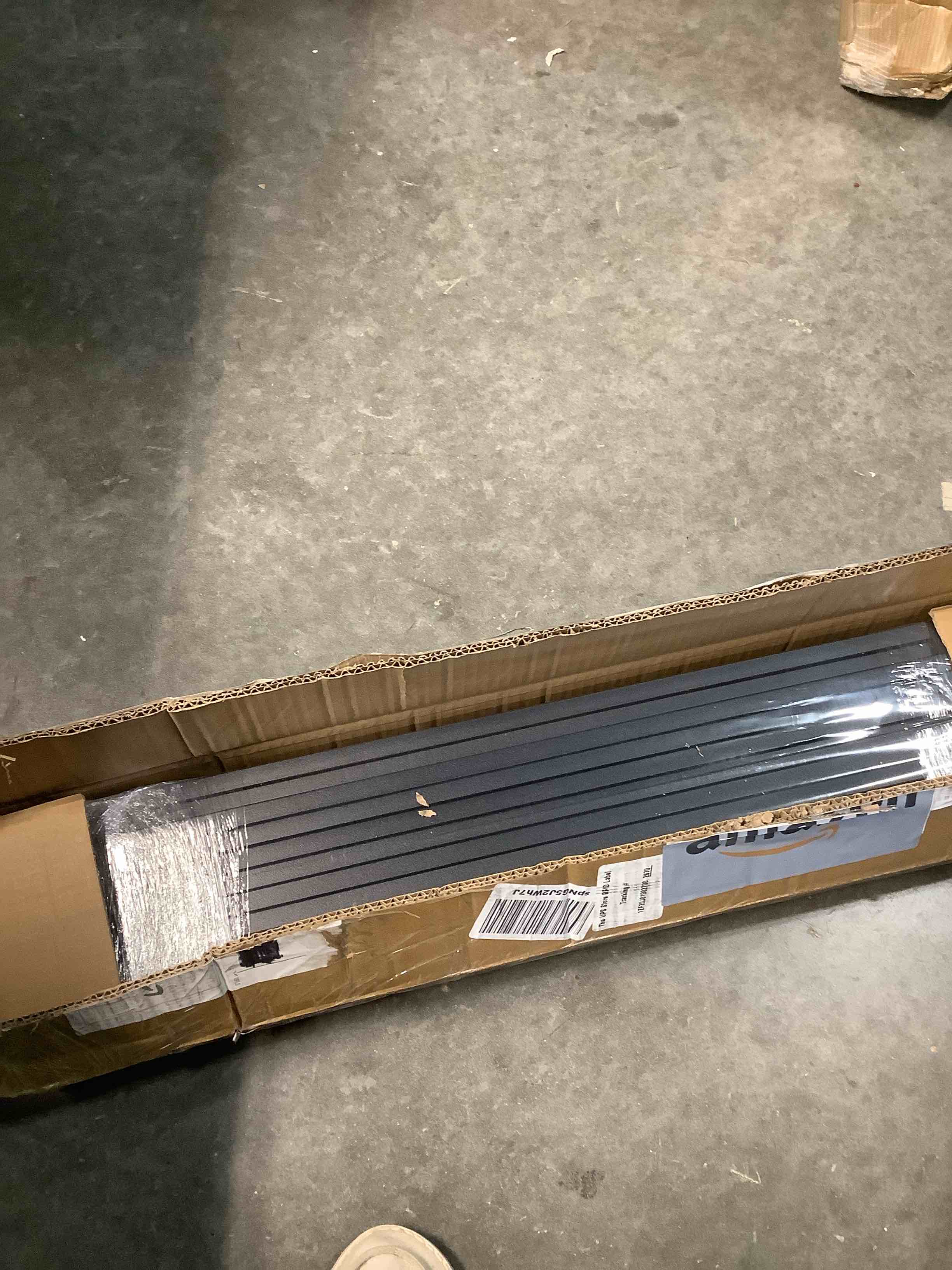 Condition photo showing Good Condition for 25 Pack Deck Railing 26" Deck Balusters for Deck Systems, Black Hollow Metal Spindles for Stair Railing and Porch Railing, Indoor Outdoor Use (1.5mm Thick)