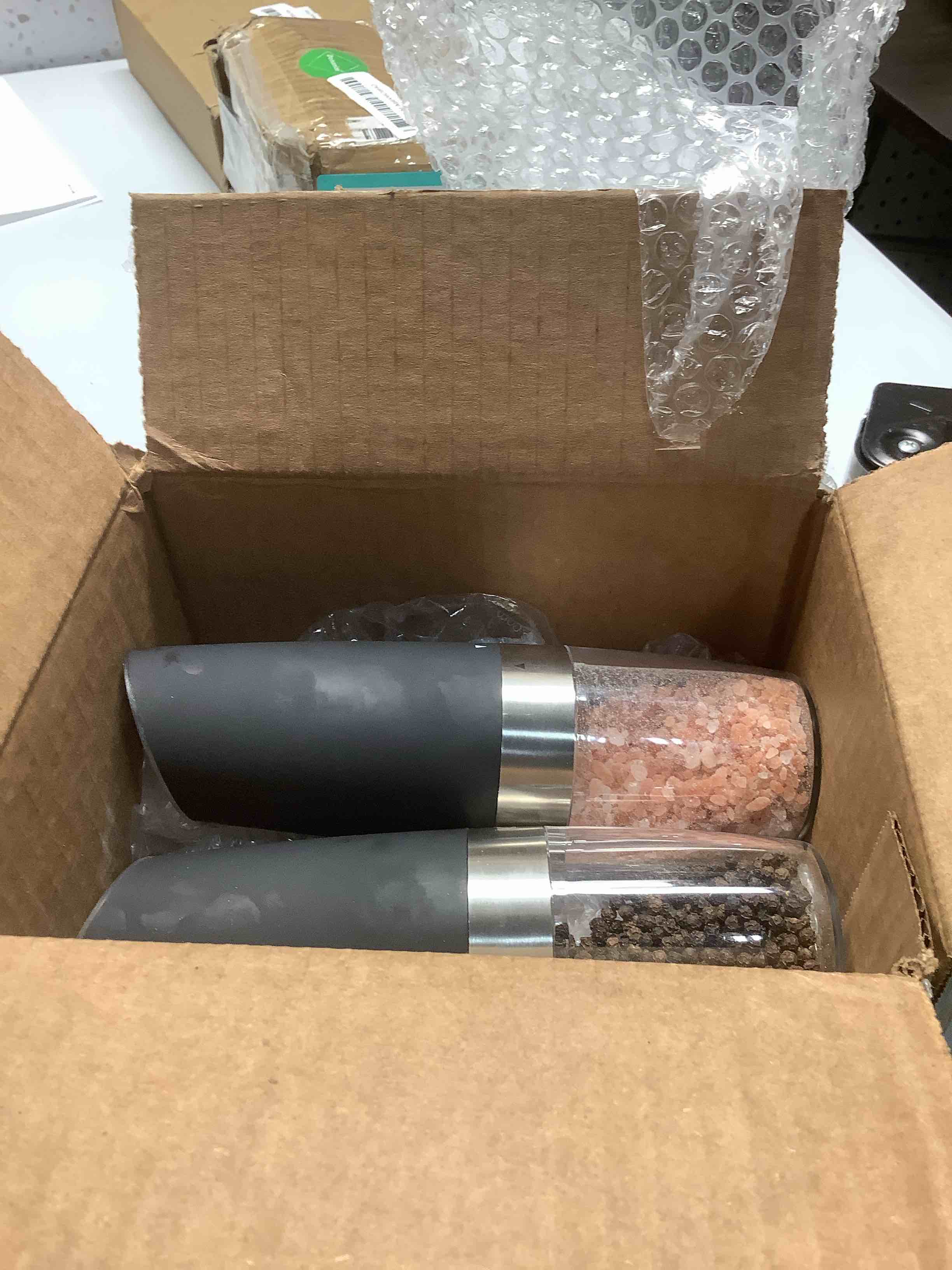 Condition photo showing Good Condition for XinXu Gravity Electric Pepper and Salt Grinder Set, Adjustable Coarseness, with LED Light, One Hand Automatic Operation (Set/Black X)