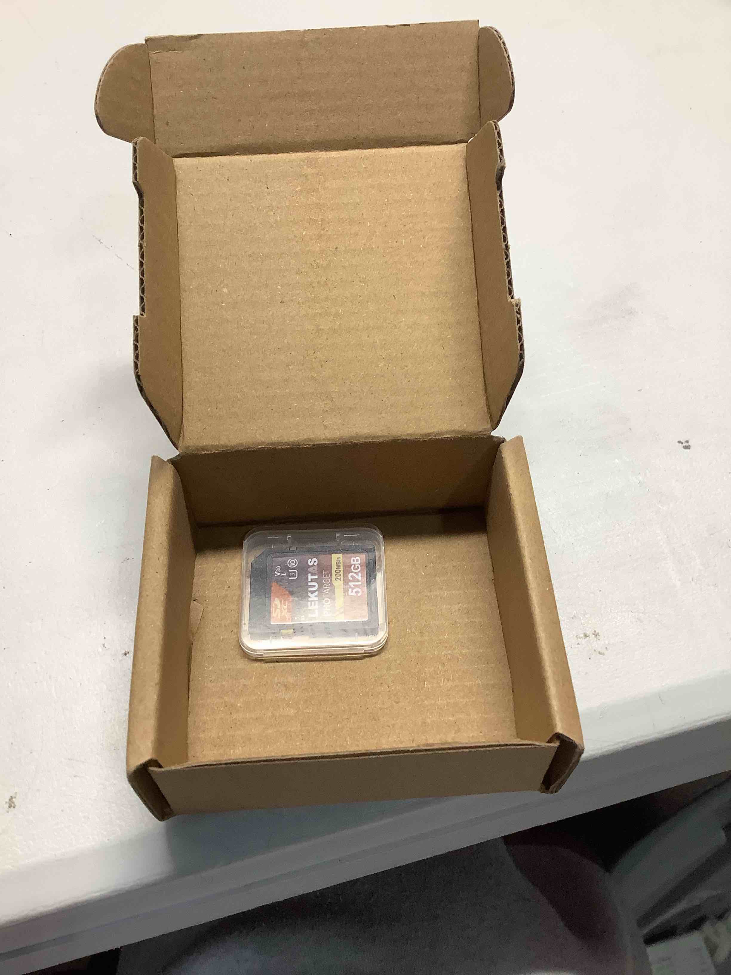 Condition photo showing Good Condition for LEKUTAS 512GB SDXC UHS-I Memory Card - Up to 200MB/s Read Speed, C10, U3, V30, 4K UHD, Full-HD 4K Video SD Card for Canon Nikon Sony Panasonic DSLR, Mirrorless Cameras