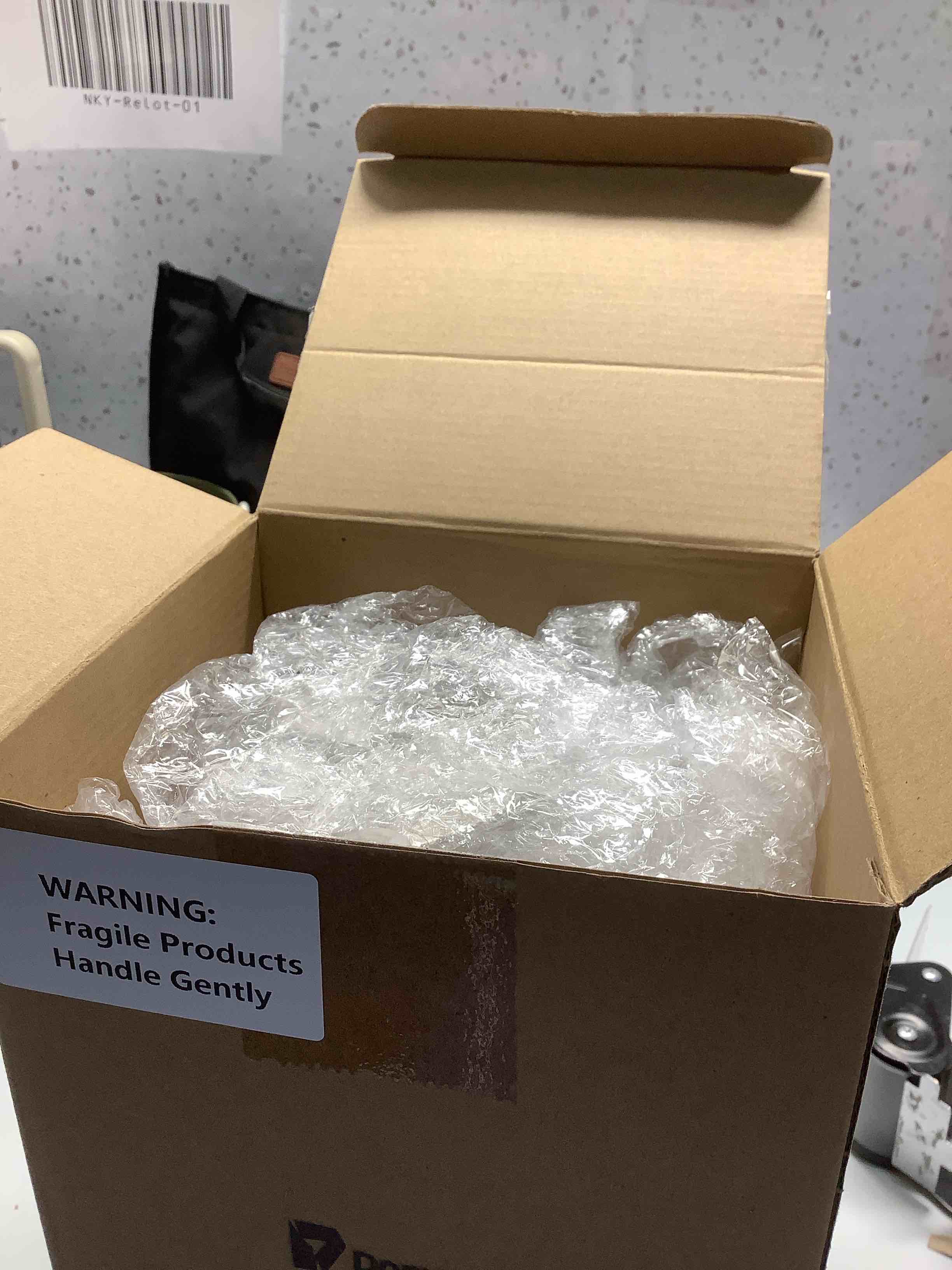 Condition photo showing Good Condition for Domensi 74 oz / 2200 ml Glass Pitcher with Lid Water Pitcher with Handles Beverage Water Jar Glass Jug Hot and Cold Resistant Carafe for Tea Juice Milk Coffee Iced Beverage(Retro Flowers)