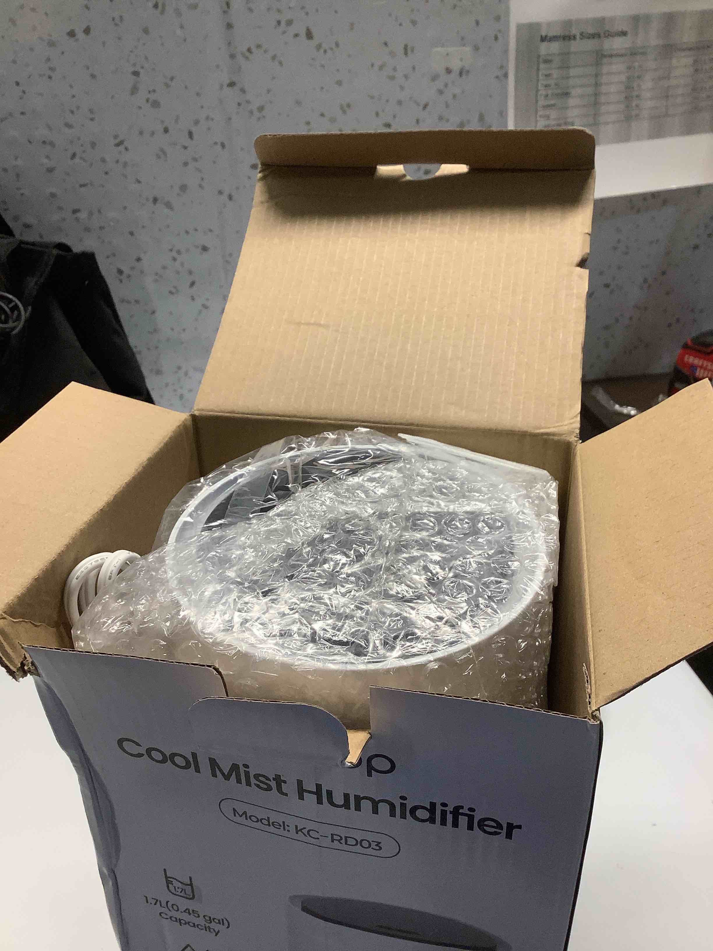 Condition photo showing Good Condition for raydrop Cool Mist Humidifiers for Home Babies, 1.70 L Quiet and Small Ultrasonic Humidifier for Bedroom Nightstand, Space Saving, Auto Shut Off - (0.45 Gallon, US 110 V) 1.7L Standard White