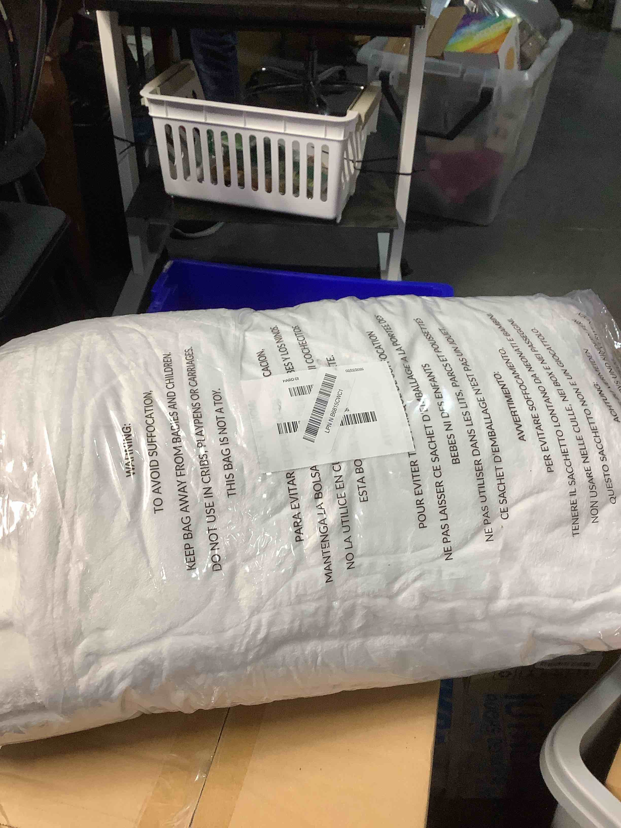 Condition photo showing Good Condition for BEDELITE Flannel Sheets Queen Size Bright White - Super Soft Fleece Sheets Set Fluffy Extra Plush, 4 Piece(Include Fitted Sheet, Flat Sheet, 2 Pillowcases) Bright White Queen