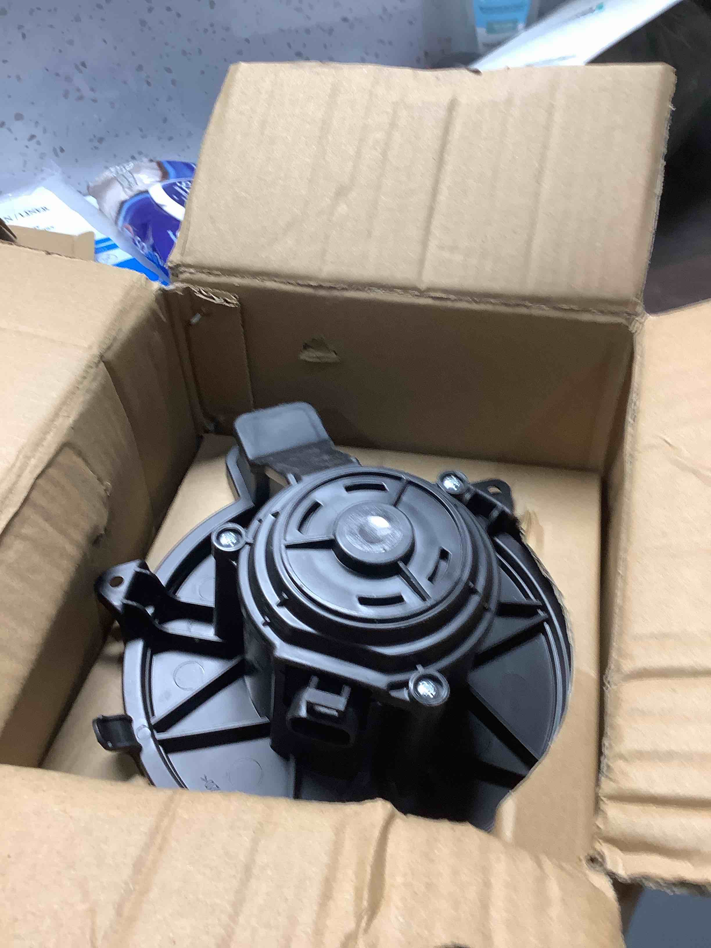 Condition photo showing Good Condition for HVAC Blower Motor Assembly 700270 75874 PM9381 15-81732 Heater Blower Motor with Fan Cage Fit for 2010-2012 Ford Fusion, 2010-2012 Lincoln MKZ, 2010-2011 Mercury Milan