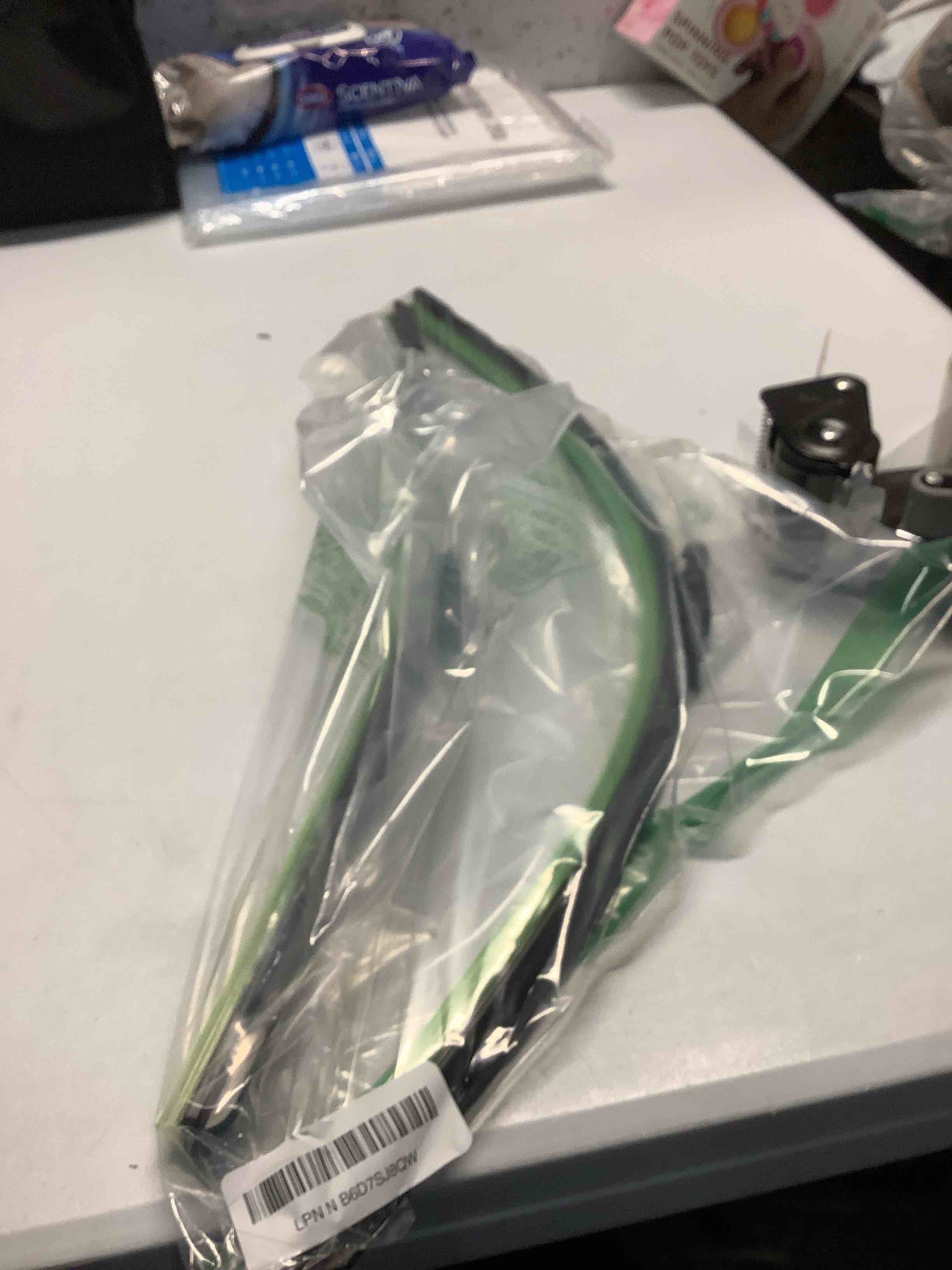 Condition photo showing Good Condition for 2Pcs Windshield Wipers for BMW Wiper Blades 328i 2010-2016,335i 2010-2015,M3 2015-2018, Audi A3 2005-2013, Automotive Replacement Windshield Wiper Blades for My Car- 24"/19"(Set of 2)-Pinch Tab 24''+19''(BMW 328i)-Pinch Tab