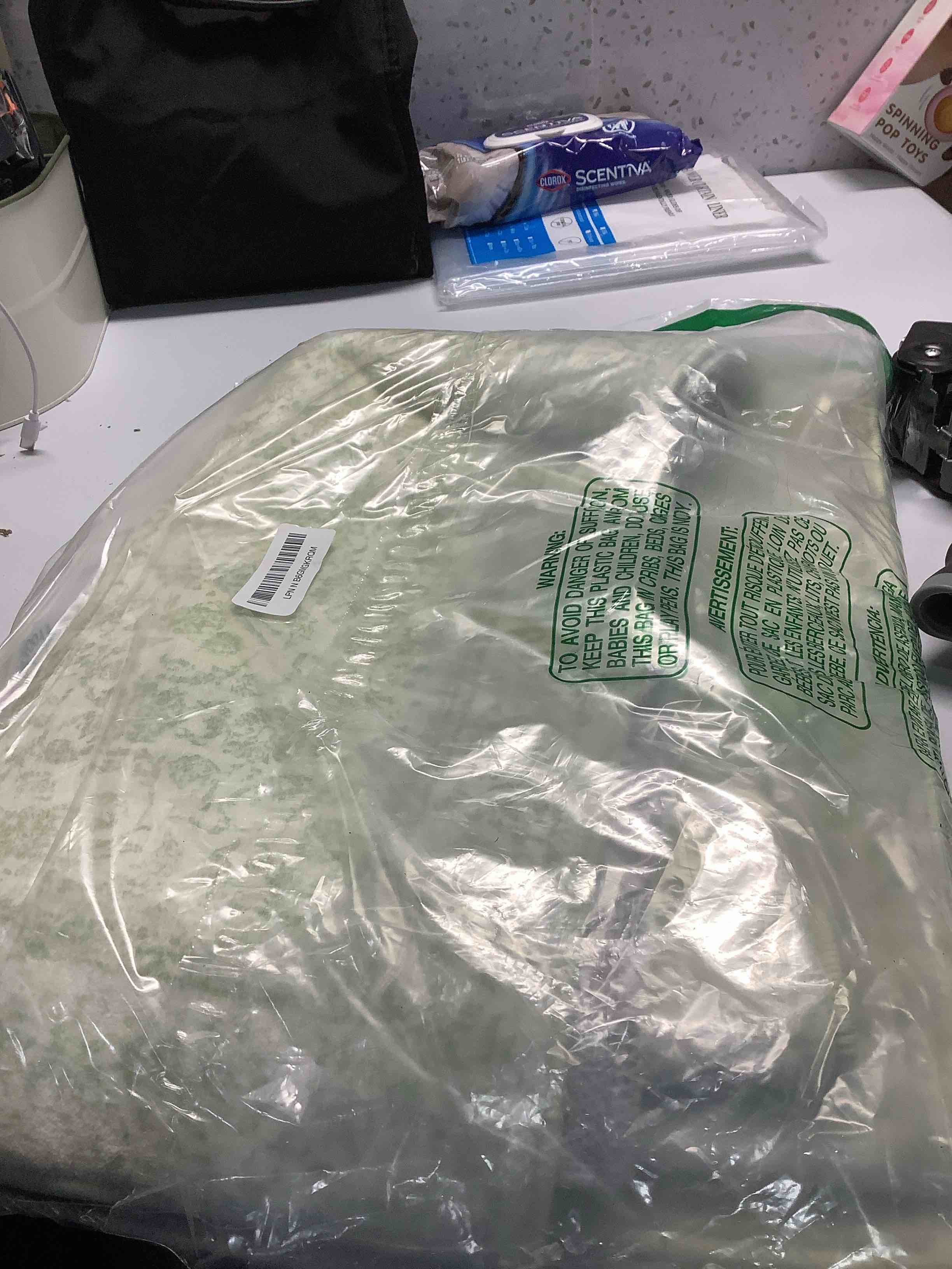 Condition photo showing Good Condition for 2x6 Washable Runner Rug for Hallways, Light Sage Green and Ivory Soft Neutral Vintage Kitchen Rugs with Non-Slip, Non-Shedding Distressed Floral Rug for Bedroom Kitchen Porch Laundry Entryway Light Sage Green and Ivory 2' x 6' (Runner)