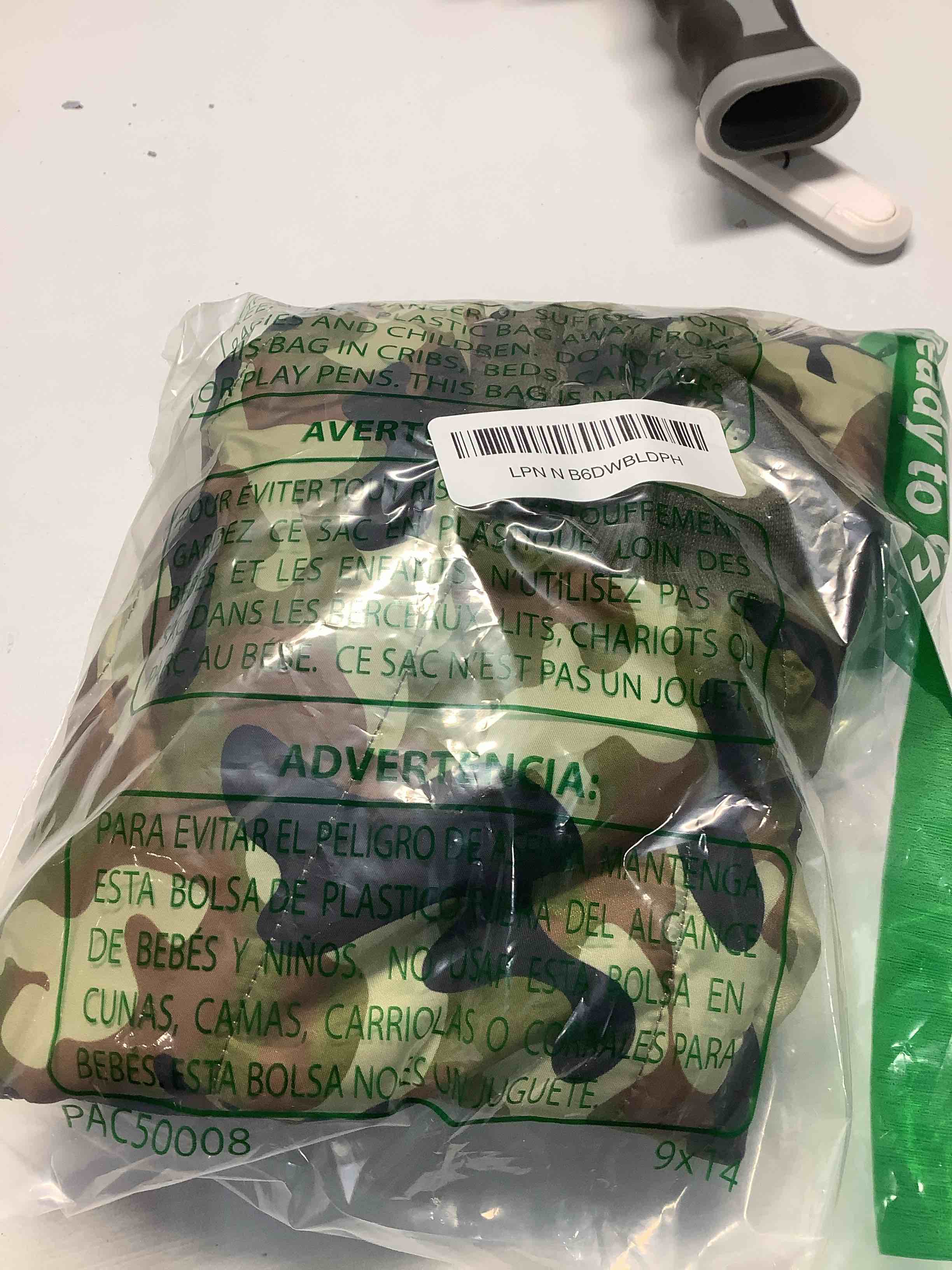 Condition photo showing Good Condition for Fleece Lining Extra Warm Dog Hoodie in Winter for Small Dogs Jacket Puppy Coats with Hooded,Green Camo M Medium (Pack of 1) Green Camo