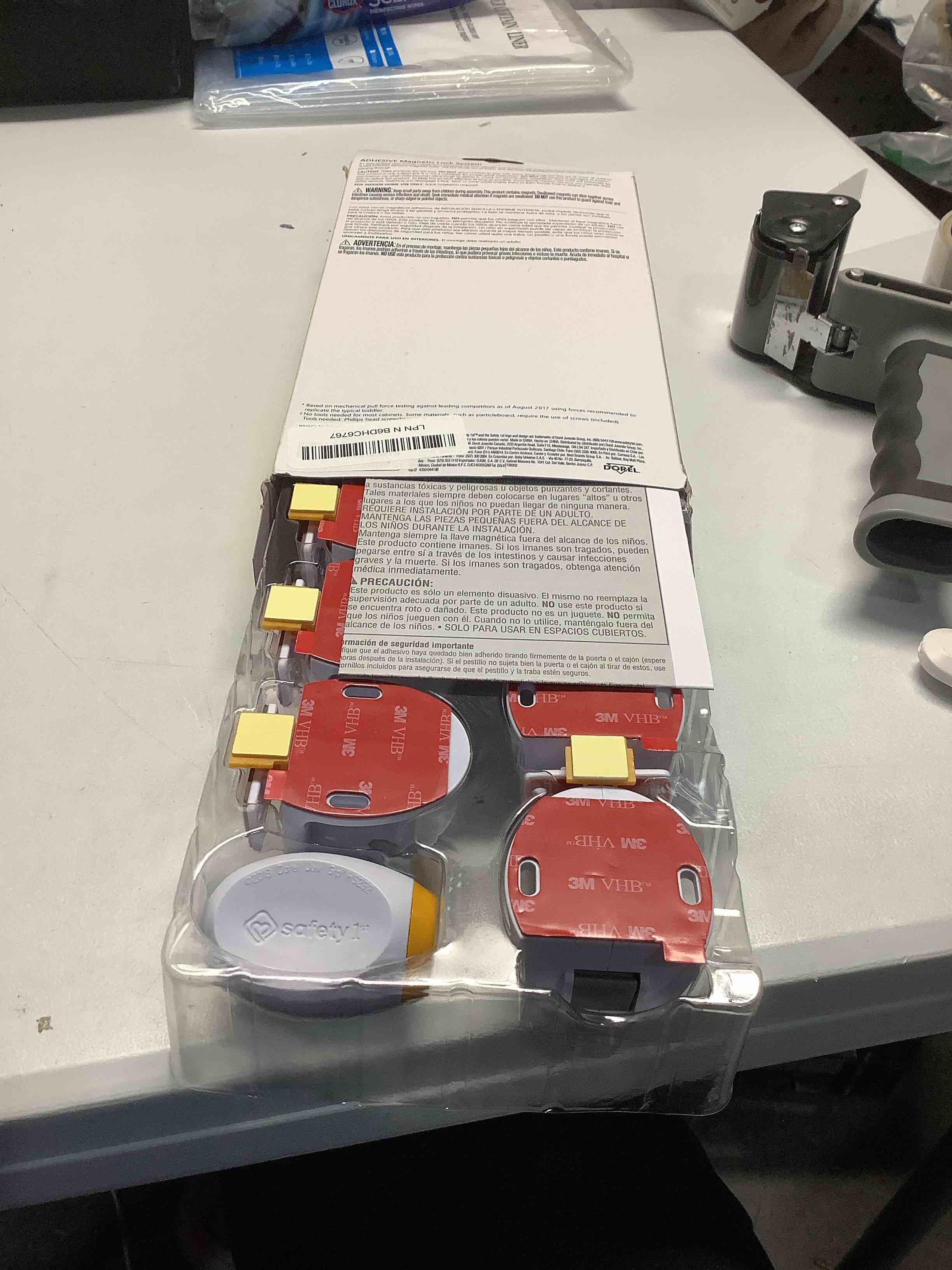 Condition photo showing Good Condition for Safety 1st Adhesive Magnetic Lock System, 8 Locks And 2 Keys