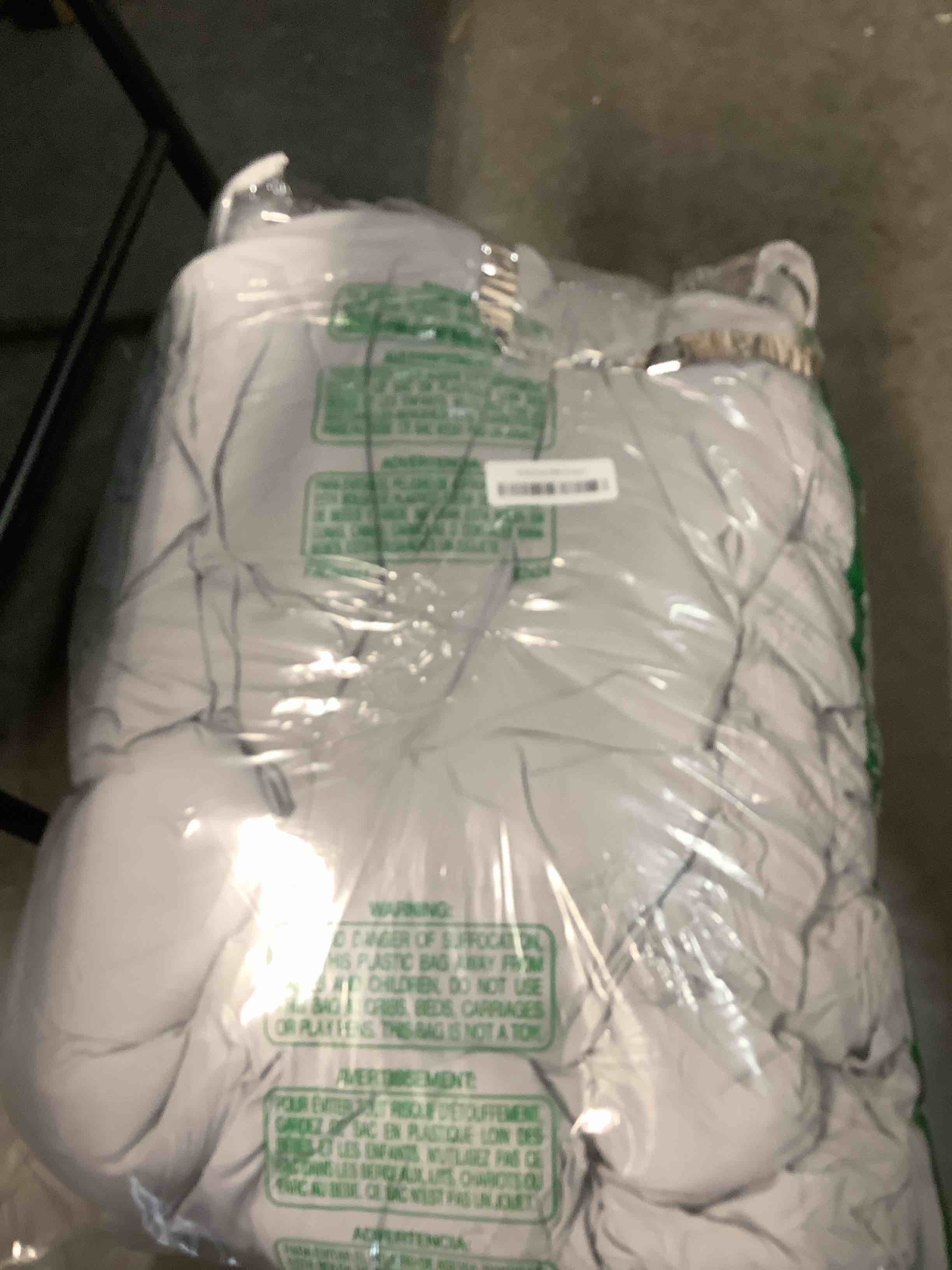 Condition photo showing Good Condition for CozyLux Full Bed in a Bag Light Grey Seersucker Textured Comforter Set with Sheets 7-Pieces All Season Bedding Sets with Comforter, Pillow Sham, Flat Sheet, Fitted Sheet and Pillowcase Light Grey Full