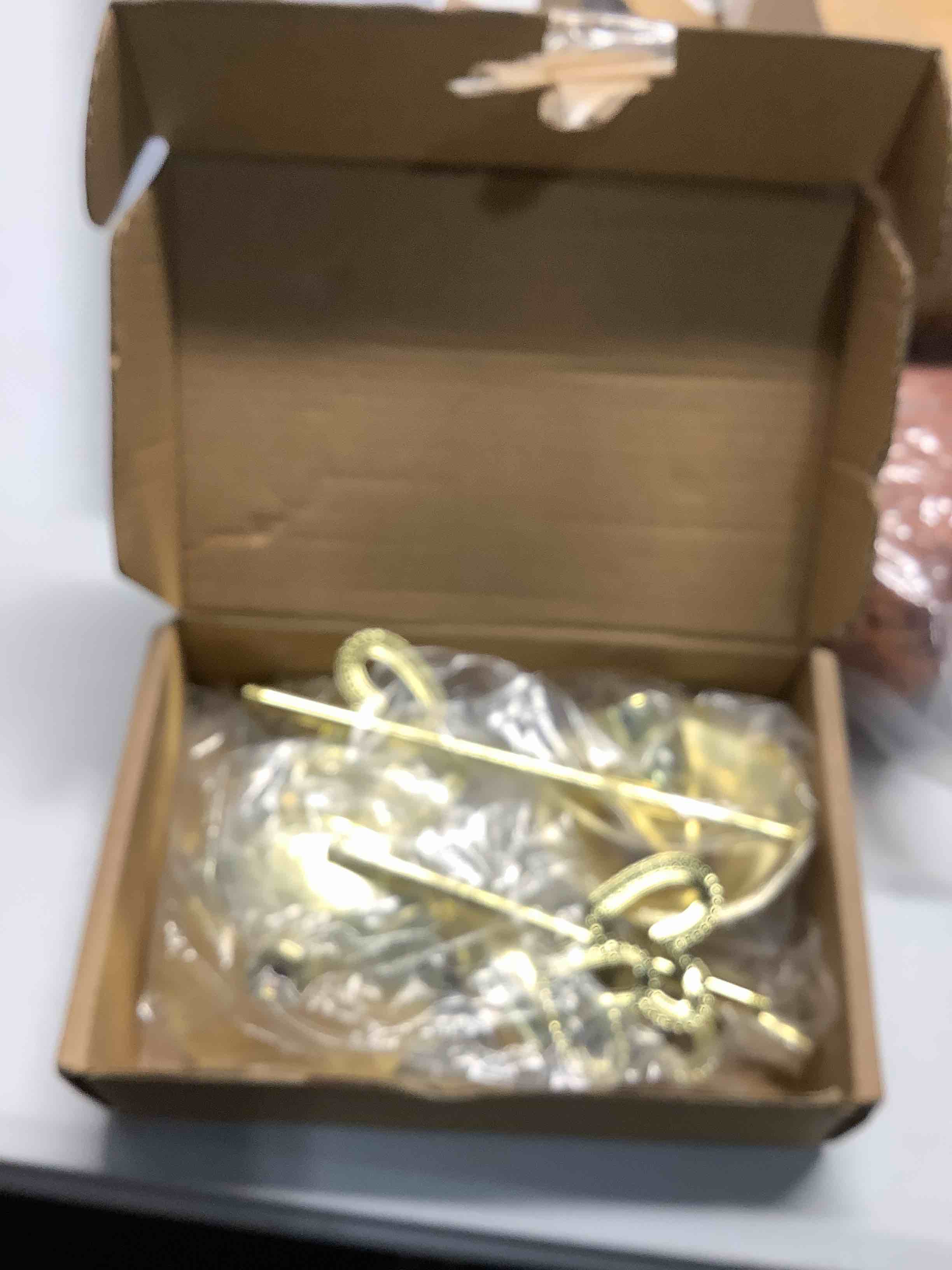 Condition photo showing Good Condition for Ceenna 3 Pcs Gold Heart Candle Holders, 3 Size Taper Candle Holder Heart Shaped Candlestick Holders Brass Vintage Modern Centerpiece Decor for Wedding Valentine's Day Table Housewarming Gift 3 Loving Heart