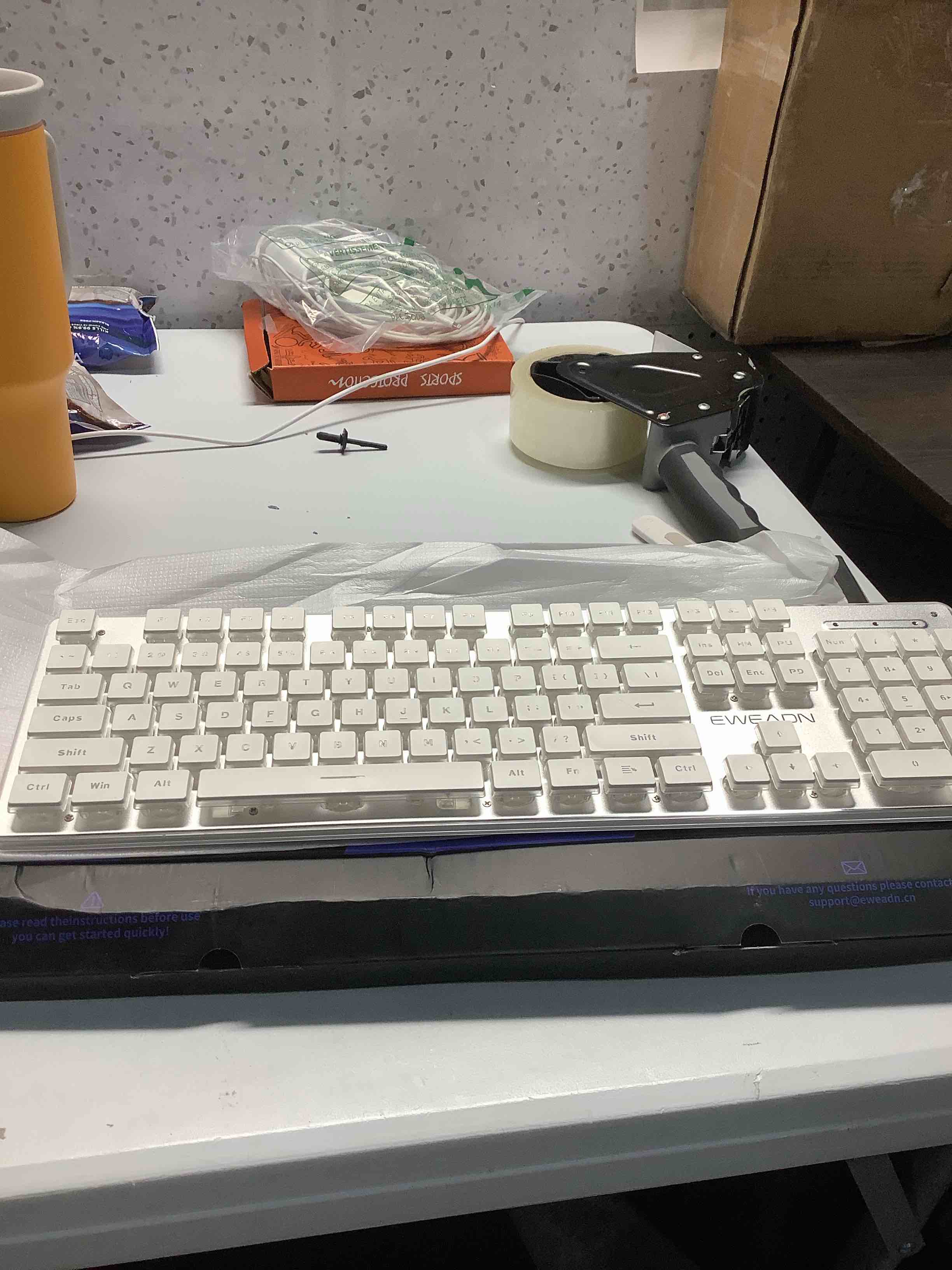 Condition photo showing Good Condition for V3 Wireless Keyboard and Mouse with Single Backlit, Metal Panel, Bluetooth/2.4G Rechargeable Computer Keyboard and Mouse Combo Silent Lighted Full Size Cute Keyboards-White