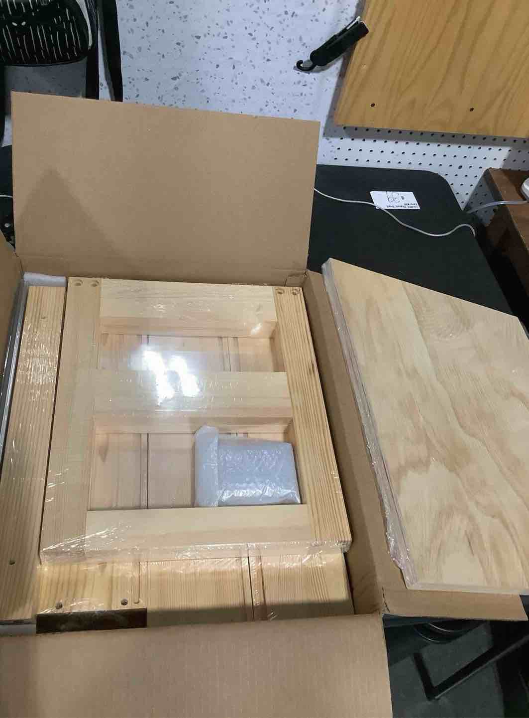 https://s3.amazonaws.com/lotting-images-prod/NKYBargainOutlett/TEA3735948_1776781793331.jpeg