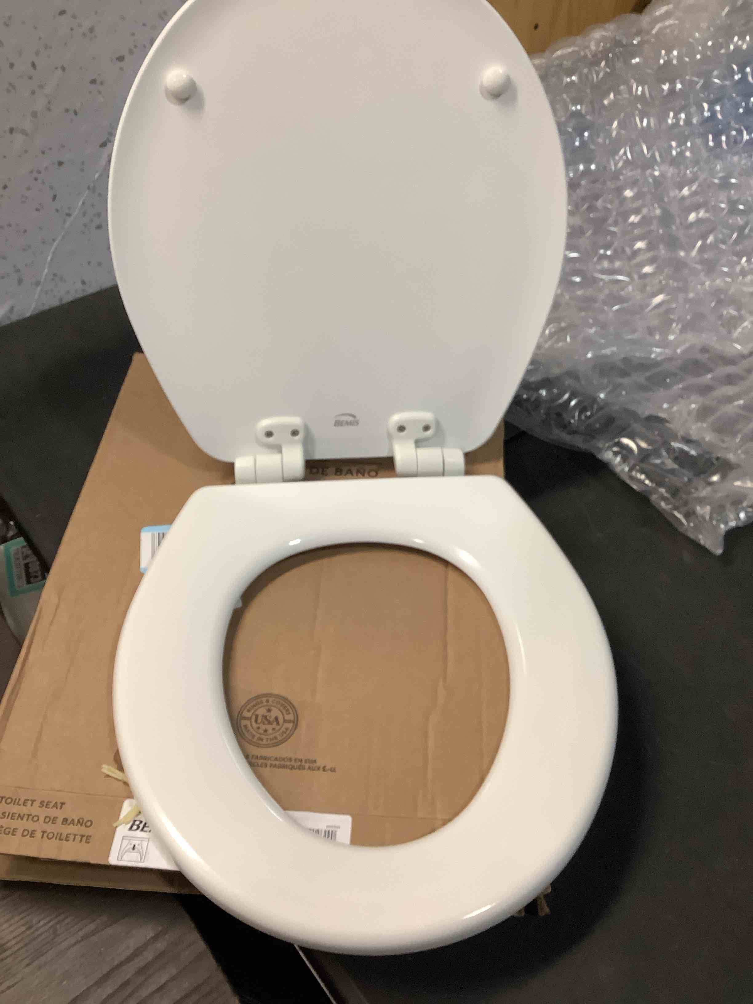 Condition photo showing Good Condition for bemis 500ec durable wood toilet seat with easy clean hinges, made in usa, round, white round 1