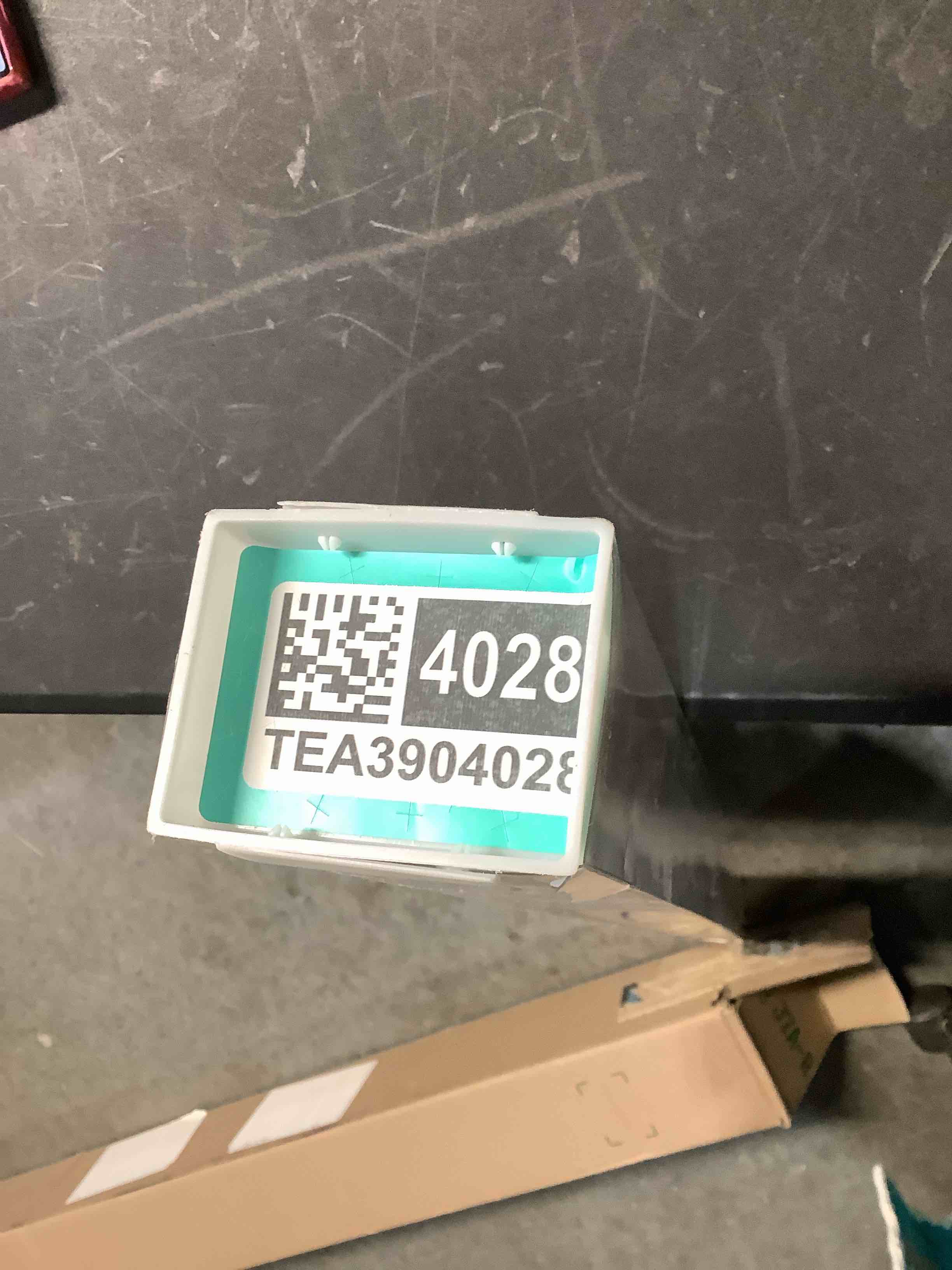 https://s3.amazonaws.com/lotting-images-prod/NKYBargainOutlett/TEA3904028_1777491130124.jpeg